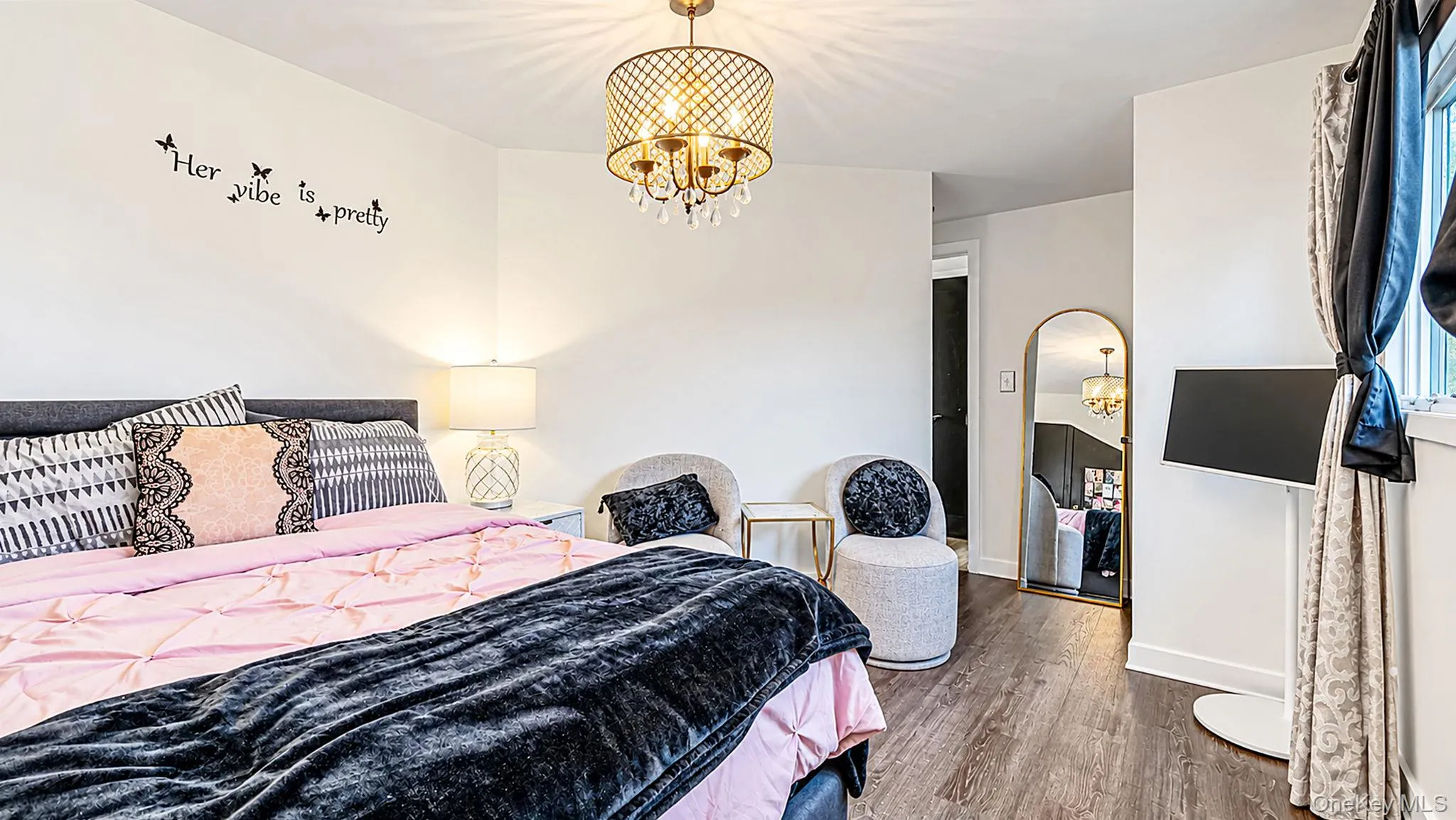 26 Glen Lane, Smithtown, NY, 4 Bedrooms Bedrooms, 11 Rooms Rooms,3 BathroomsBathrooms,Residential,For Rent,Glen,0,1060427 26 Glen Lane, Smithtown, NY, 4 Bedrooms Bedrooms, 11 Rooms Rooms,3 BathroomsBathrooms,Residential,For Rent,Glen,0,1060427