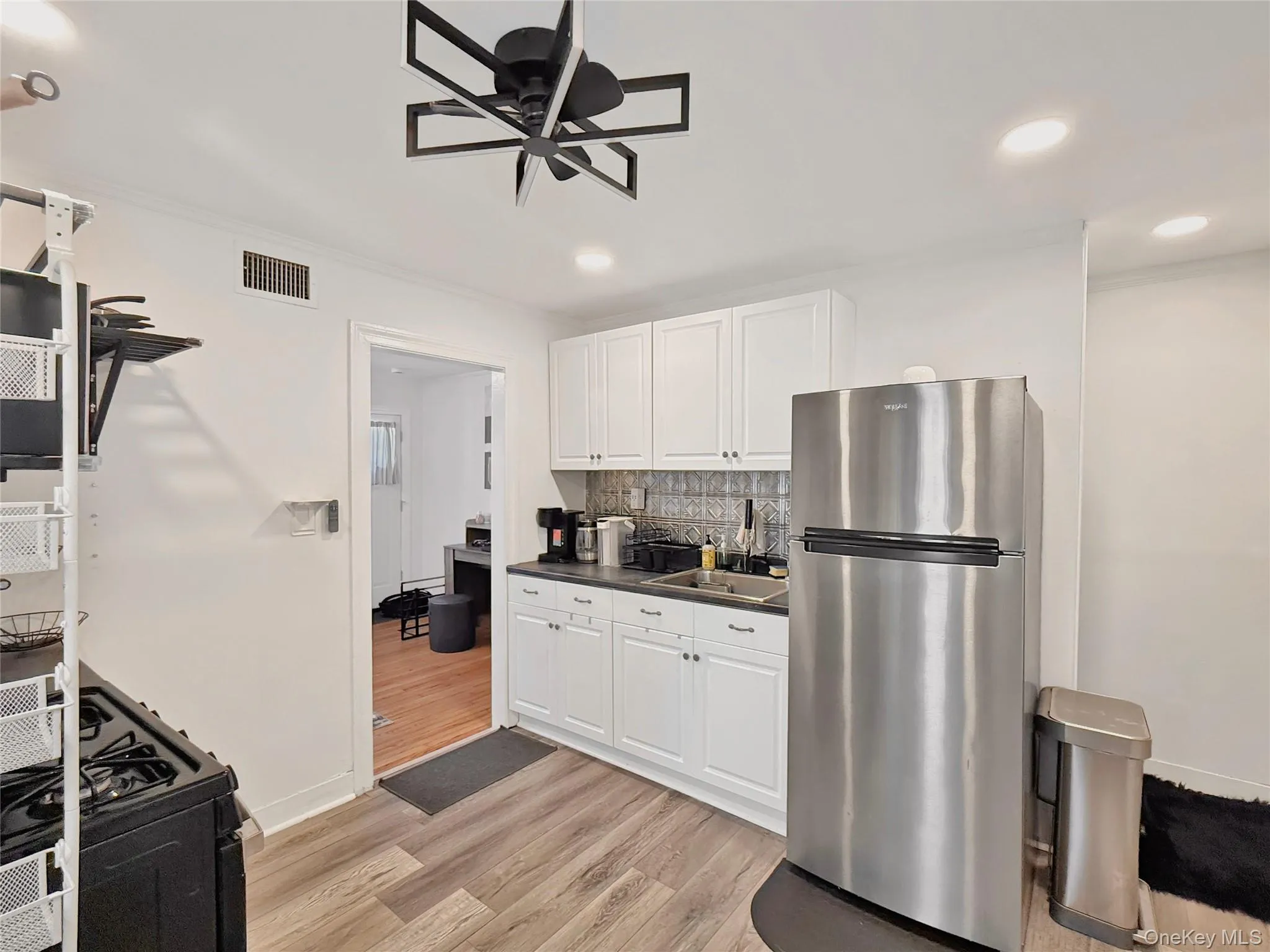 14 Miller Street, Beacon, NY, 1 Bedroom Bedrooms, 3 Room Rooms,1 BathroomBathrooms,Residential Lease,For Rent,Miller,0,1060431 14 Miller Street, Beacon, NY, 1 Bedroom Bedrooms, 3 Room Rooms,1 BathroomBathrooms,Residential Lease,For Rent,Miller,0,1060431