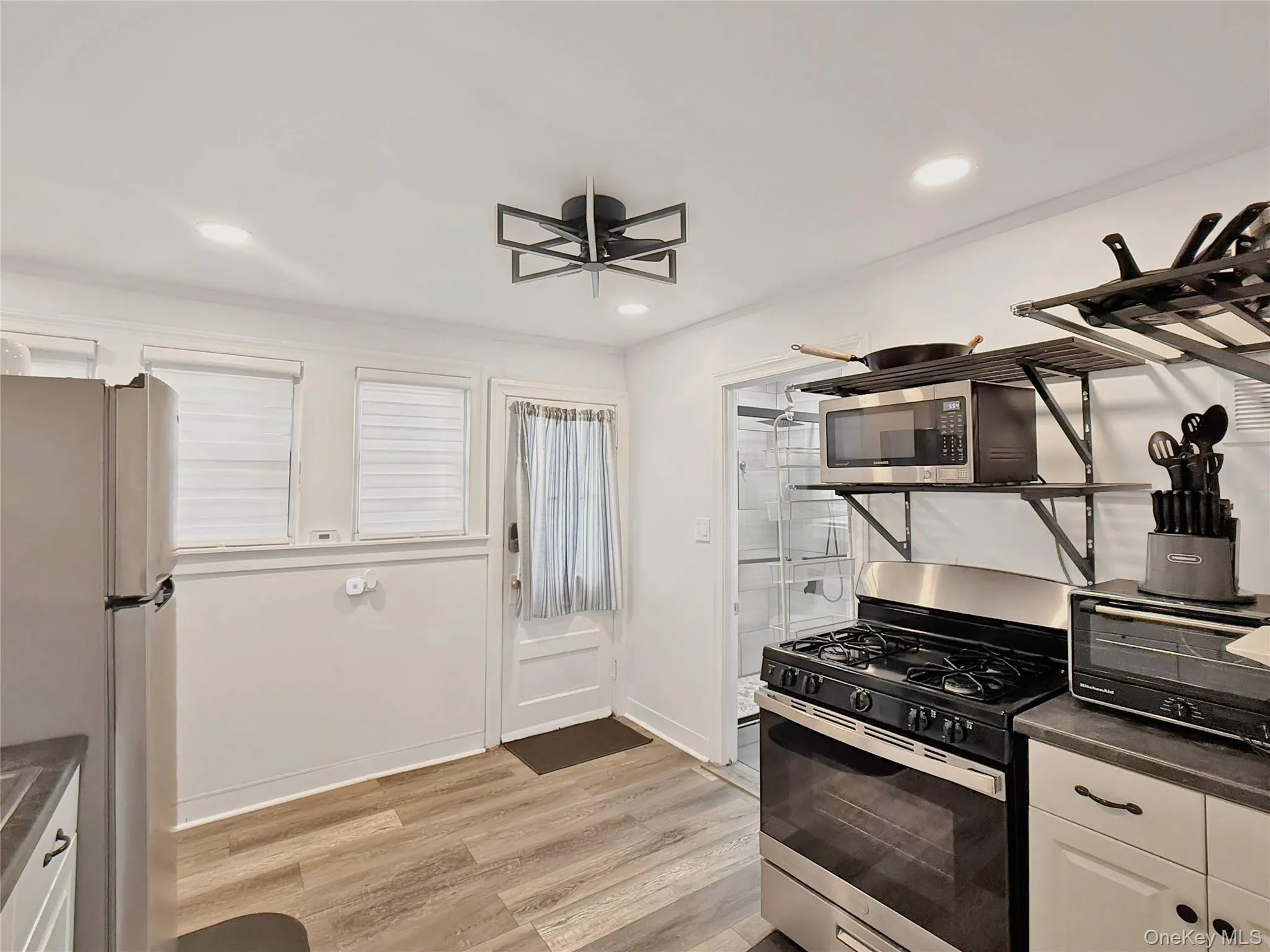 14 Miller Street, Beacon, NY, 1 Bedroom Bedrooms, 3 Room Rooms,1 BathroomBathrooms,Residential Lease,For Rent,Miller,0,1060431 14 Miller Street, Beacon, NY, 1 Bedroom Bedrooms, 3 Room Rooms,1 BathroomBathrooms,Residential Lease,For Rent,Miller,0,1060431