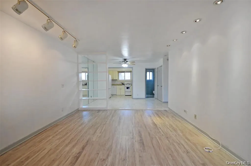 70 West Street, Harrison, NY, 1 Bedroom Bedrooms, 3 Room Rooms,1 BathroomBathrooms,Residential Lease,For Rent,West,0,1060435 70 West Street, Harrison, NY, 1 Bedroom Bedrooms, 3 Room Rooms,1 BathroomBathrooms,Residential Lease,For Rent,West,0,1060435