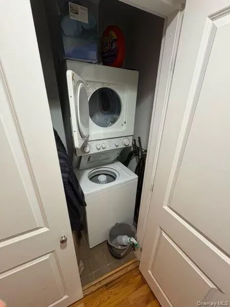 17 Bay 22nd Street, New York, NY, 1 Bedroom Bedrooms, 5 Room Rooms,1 BathroomBathrooms,Residential Lease,For Rent,Bay 22nd,0,1060441 17 Bay 22nd Street, New York, NY, 1 Bedroom Bedrooms, 5 Room Rooms,1 BathroomBathrooms,Residential Lease,For Rent,Bay 22nd,0,1060441