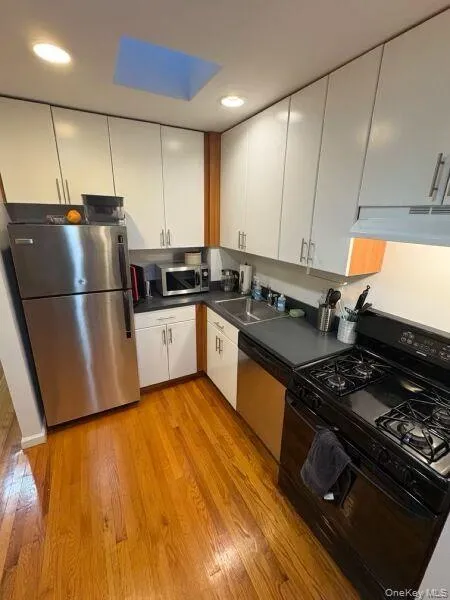 17 Bay 22nd Street, New York, NY, 1 Bedroom Bedrooms, 5 Room Rooms,1 BathroomBathrooms,Residential Lease,For Rent,Bay 22nd,0,1060441 17 Bay 22nd Street, New York, NY, 1 Bedroom Bedrooms, 5 Room Rooms,1 BathroomBathrooms,Residential Lease,For Rent,Bay 22nd,0,1060441