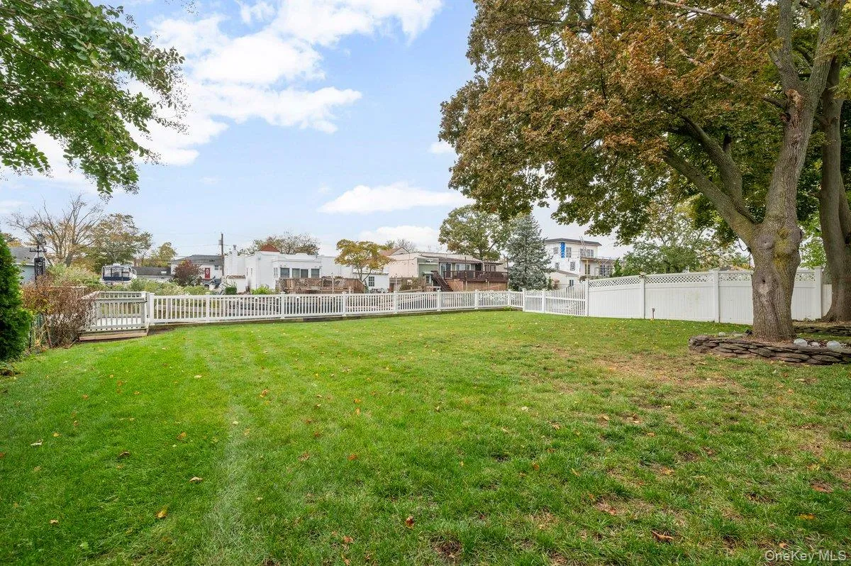 Large Yard. Plenty of Space For A Pool! Large Yard. Plenty of Space For A Pool!