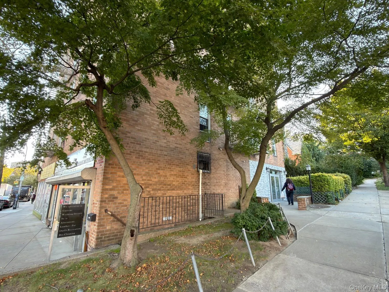 8336 Beverly Road, New York, NY, 2 Bedroom Bedrooms, 5 Room Rooms,1 BathroomBathrooms,Residential Lease,For Rent,Beverly,0,1060467 8336 Beverly Road, New York, NY, 2 Bedroom Bedrooms, 5 Room Rooms,1 BathroomBathrooms,Residential Lease,For Rent,Beverly,0,1060467