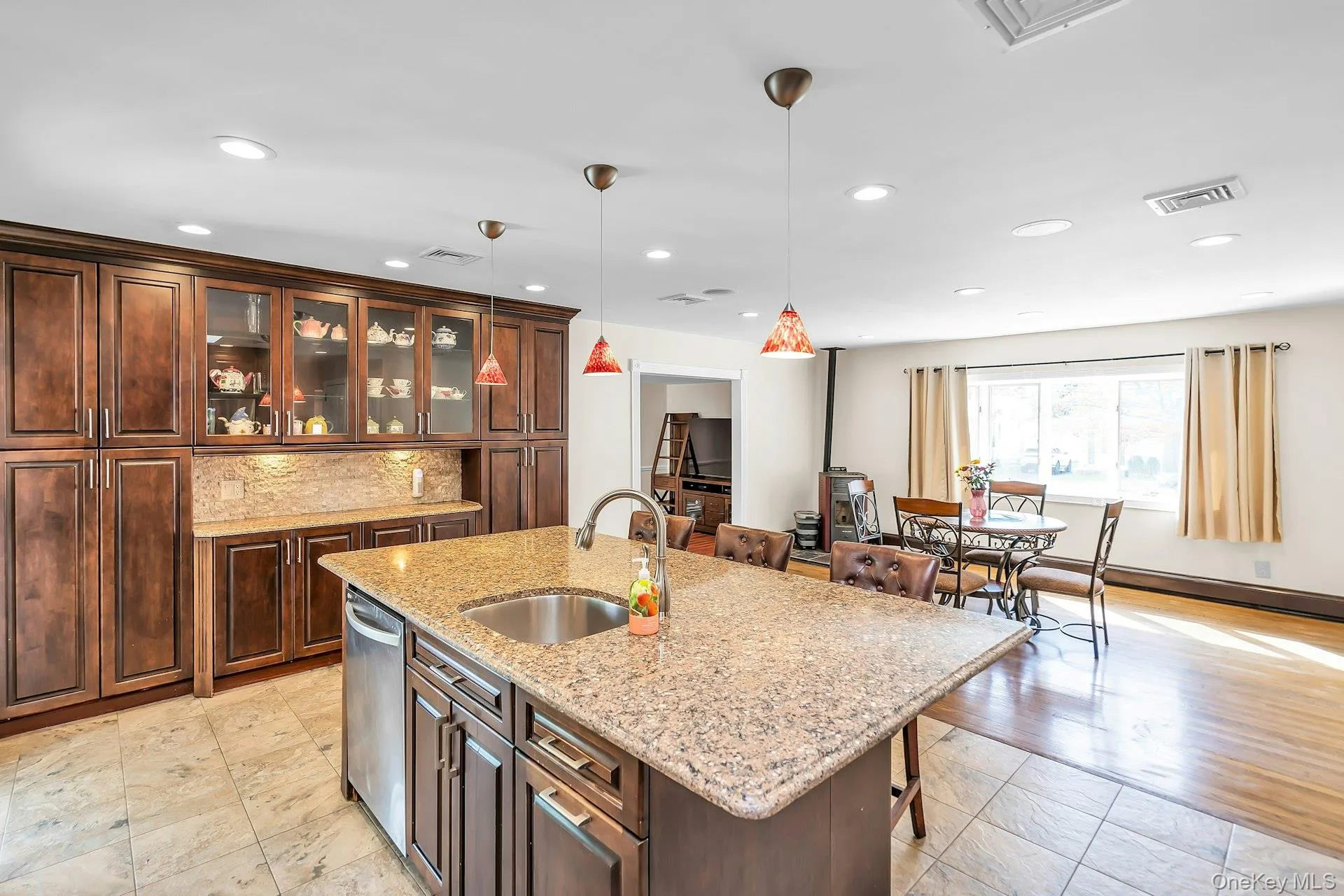 77 Jenkins Avenue, Babylon, NY, 3 Bedrooms Bedrooms, 5 Rooms Rooms,1 BathroomBathrooms,Residential,For Rent,Jenkins,0,1060470 77 Jenkins Avenue, Babylon, NY, 3 Bedrooms Bedrooms, 5 Rooms Rooms,1 BathroomBathrooms,Residential,For Rent,Jenkins,0,1060470
