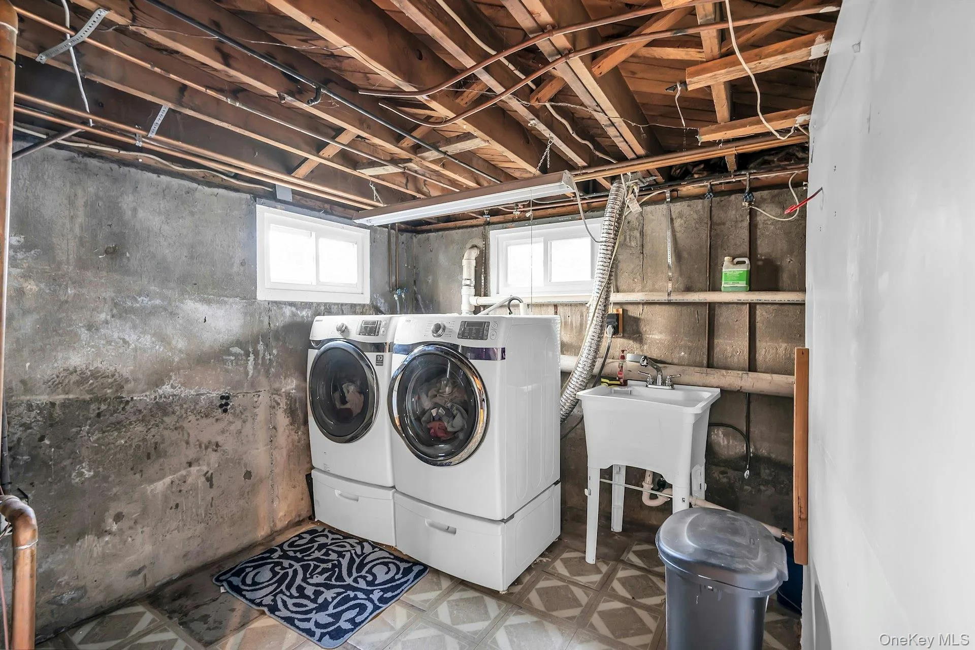 77 Jenkins Avenue, Babylon, NY, 3 Bedrooms Bedrooms, 5 Rooms Rooms,1 BathroomBathrooms,Residential,For Rent,Jenkins,0,1060470 77 Jenkins Avenue, Babylon, NY, 3 Bedrooms Bedrooms, 5 Rooms Rooms,1 BathroomBathrooms,Residential,For Rent,Jenkins,0,1060470