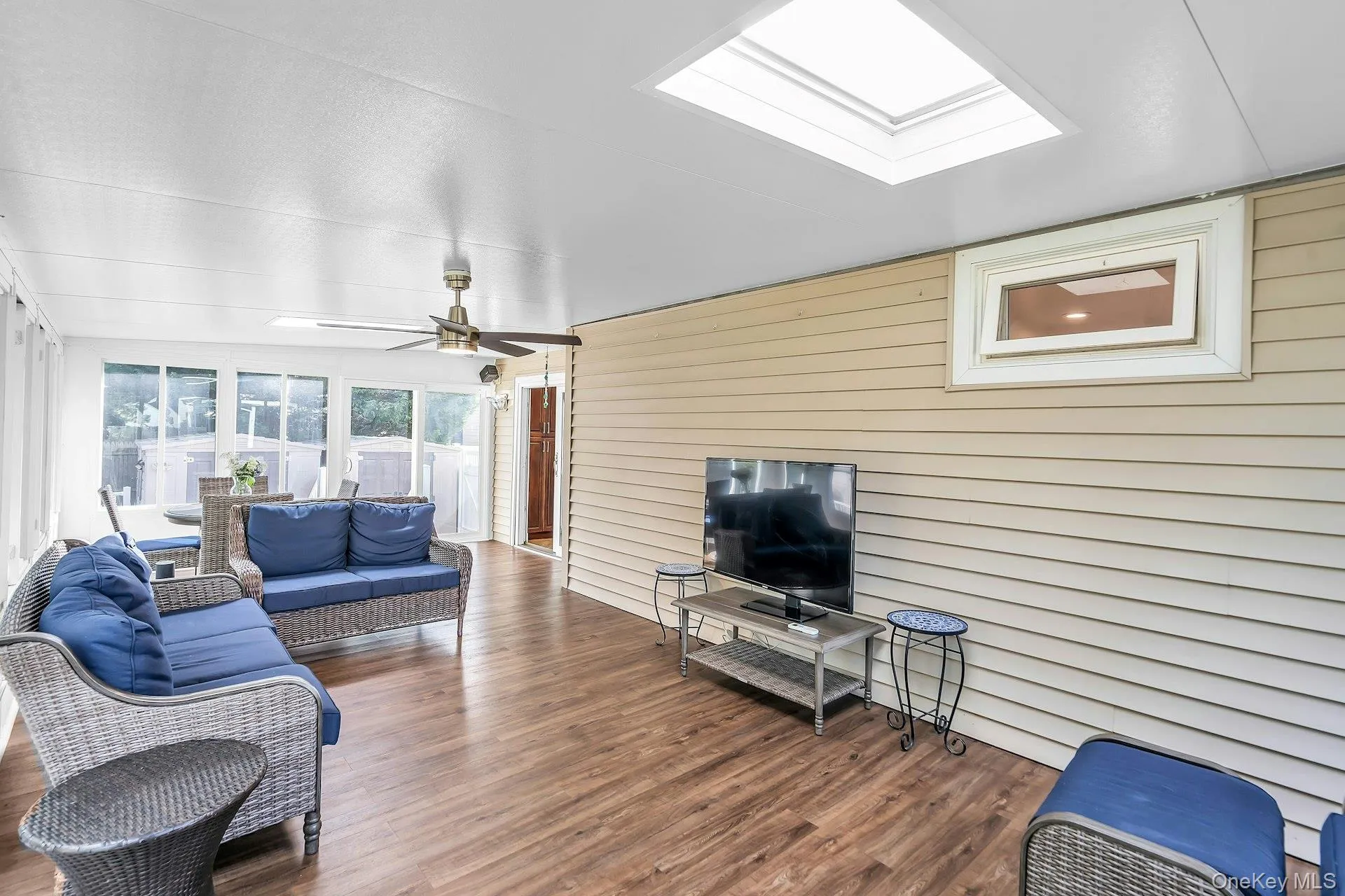 77 Jenkins Avenue, Babylon, NY, 3 Bedrooms Bedrooms, 5 Rooms Rooms,1 BathroomBathrooms,Residential,For Rent,Jenkins,0,1060470 77 Jenkins Avenue, Babylon, NY, 3 Bedrooms Bedrooms, 5 Rooms Rooms,1 BathroomBathrooms,Residential,For Rent,Jenkins,0,1060470