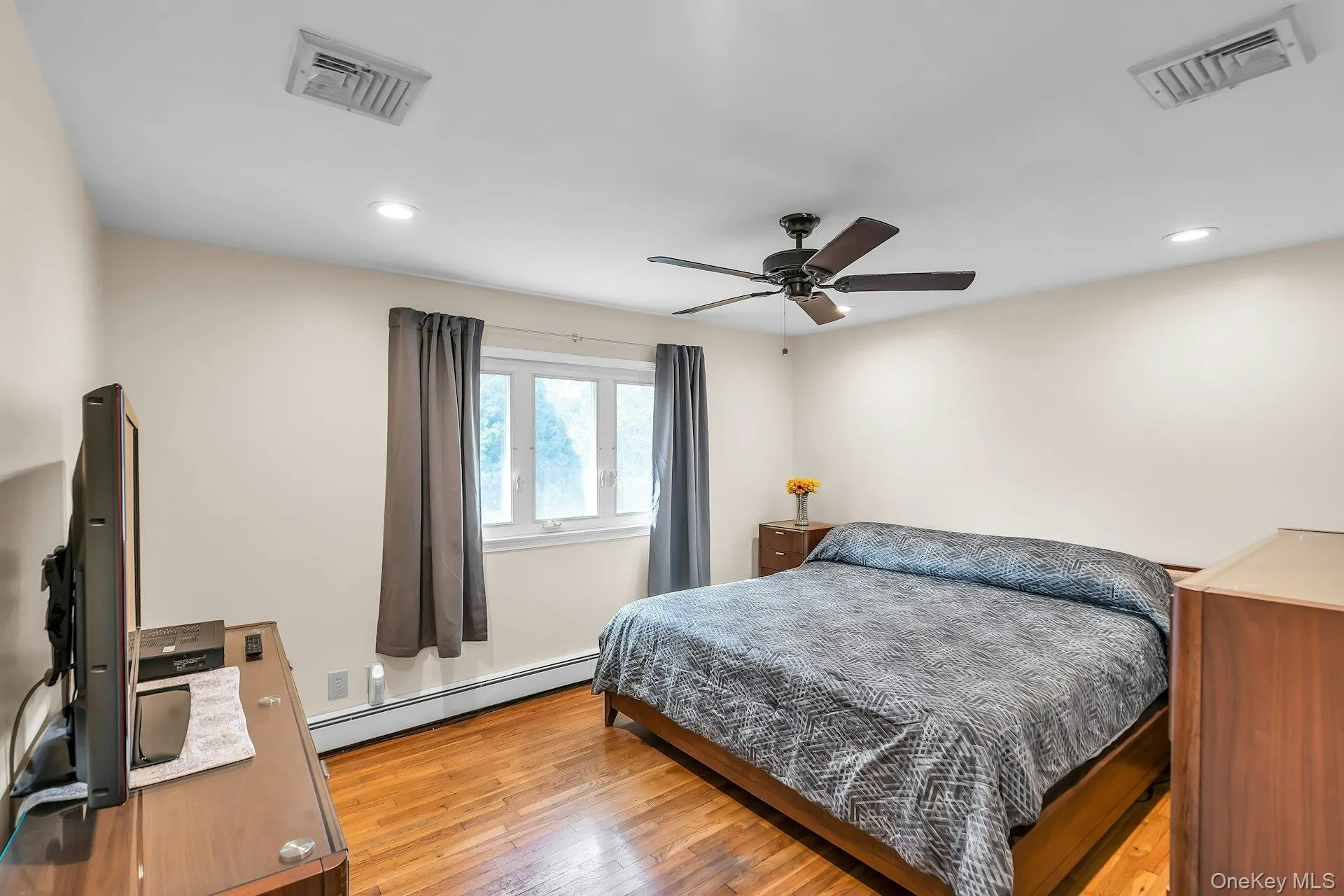 77 Jenkins Avenue, Babylon, NY, 3 Bedrooms Bedrooms, 5 Rooms Rooms,1 BathroomBathrooms,Residential,For Rent,Jenkins,0,1060470 77 Jenkins Avenue, Babylon, NY, 3 Bedrooms Bedrooms, 5 Rooms Rooms,1 BathroomBathrooms,Residential,For Rent,Jenkins,0,1060470