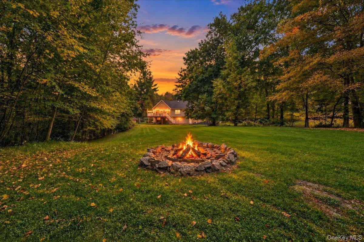 36 Troxell Trail, Carmel, NY, 3 Bedrooms Bedrooms, 7 Rooms Rooms,3 BathroomsBathrooms,Residential,For Rent,Troxell,0,1060472 36 Troxell Trail, Carmel, NY, 3 Bedrooms Bedrooms, 7 Rooms Rooms,3 BathroomsBathrooms,Residential,For Rent,Troxell,0,1060472