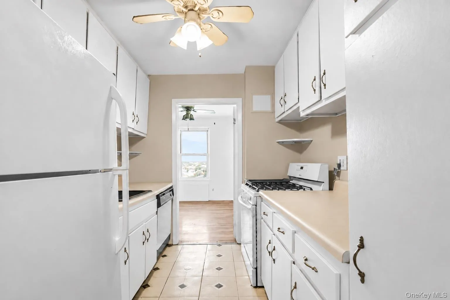 855 Broadway, Long Beach, NY, 2 Bedrooms Bedrooms, 4 Rooms Rooms,1 BathroomBathrooms,Residential,For Rent,Broadway,0,1060473 855 Broadway, Long Beach, NY, 2 Bedrooms Bedrooms, 4 Rooms Rooms,1 BathroomBathrooms,Residential,For Rent,Broadway,0,1060473