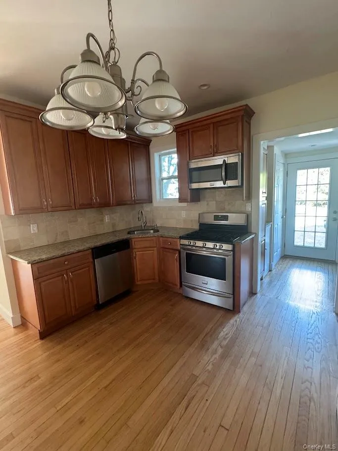 15 Henry Street, Islip, NY, 3 Bedrooms Bedrooms, 7 Rooms Rooms,2 BathroomsBathrooms,Residential Lease,For Rent,Henry,0,1060475 15 Henry Street, Islip, NY, 3 Bedrooms Bedrooms, 7 Rooms Rooms,2 BathroomsBathrooms,Residential Lease,For Rent,Henry,0,1060475
