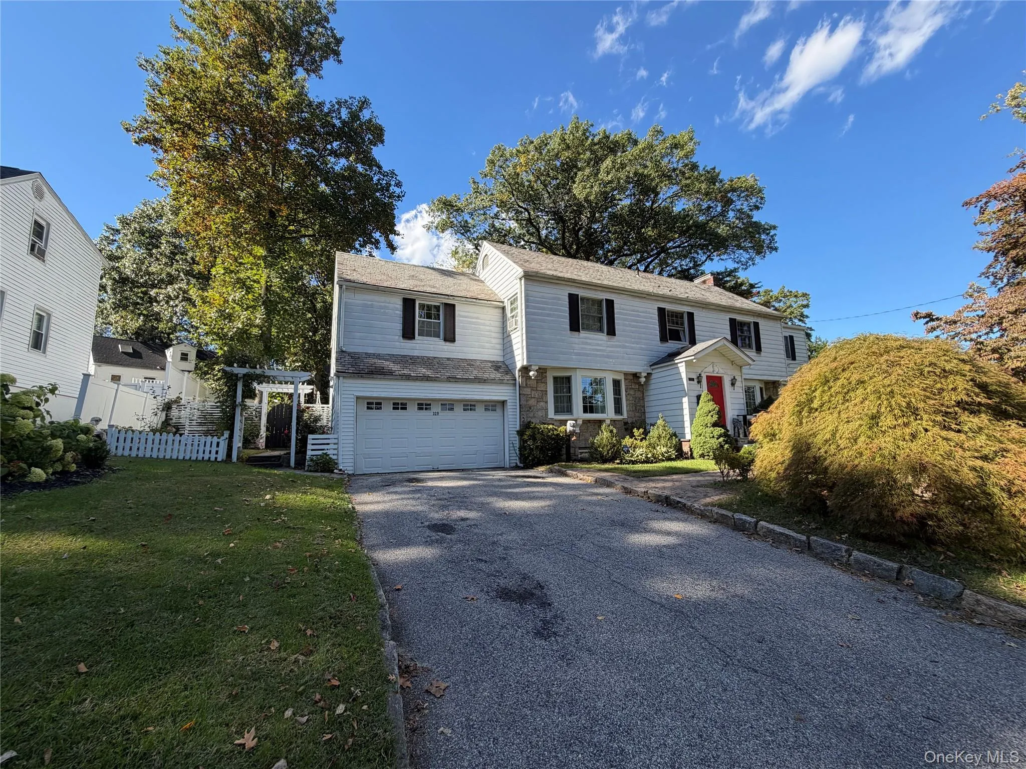 329 Grandview Boulevard, Yonkers, NY, 4 Bedrooms Bedrooms, 13 Rooms Rooms,2 BathroomsBathrooms,Residential Lease,For Rent,Grandview,0,1060485 329 Grandview Boulevard, Yonkers, NY, 4 Bedrooms Bedrooms, 13 Rooms Rooms,2 BathroomsBathrooms,Residential Lease,For Rent,Grandview,0,1060485