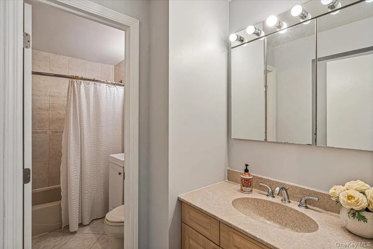 Powder room which can be used to*install washer/dryer* Powder room which can be used to*install washer/dryer*