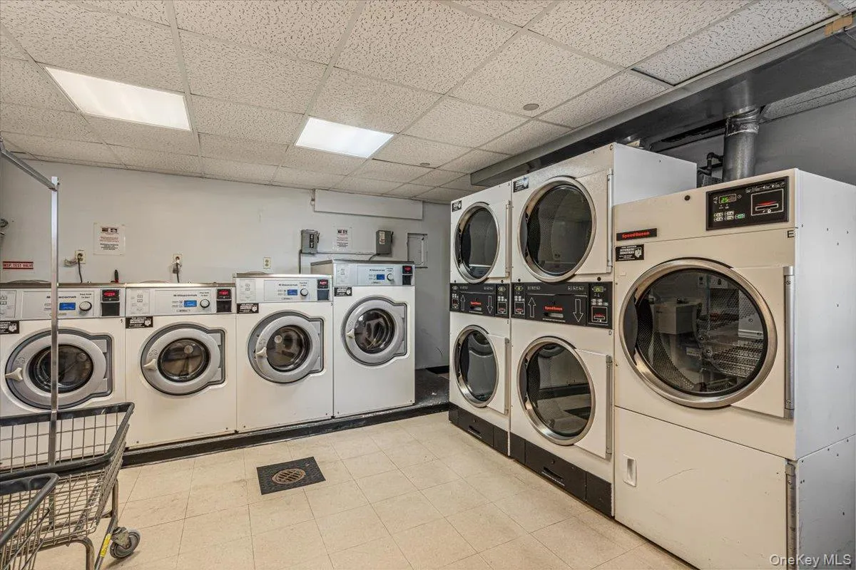 Common Laundry room for the residents Common Laundry room for the residents