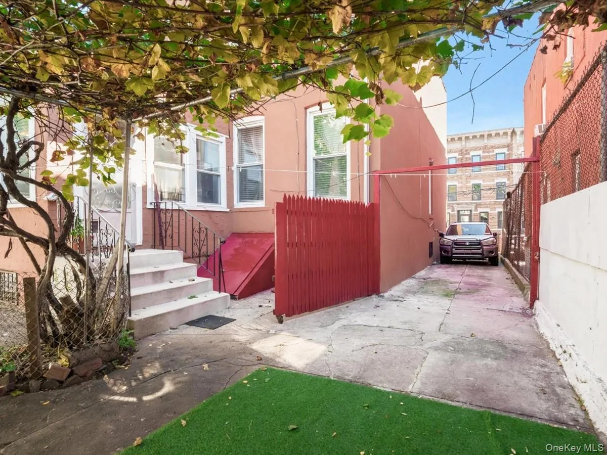 436 Lincoln Avenue, New York, NY, 5 Bedrooms Bedrooms, 11 Rooms Rooms,3 BathroomsBathrooms,Residential,For Rent,Lincoln,0,1060492 436 Lincoln Avenue, New York, NY, 5 Bedrooms Bedrooms, 11 Rooms Rooms,3 BathroomsBathrooms,Residential,For Rent,Lincoln,0,1060492
