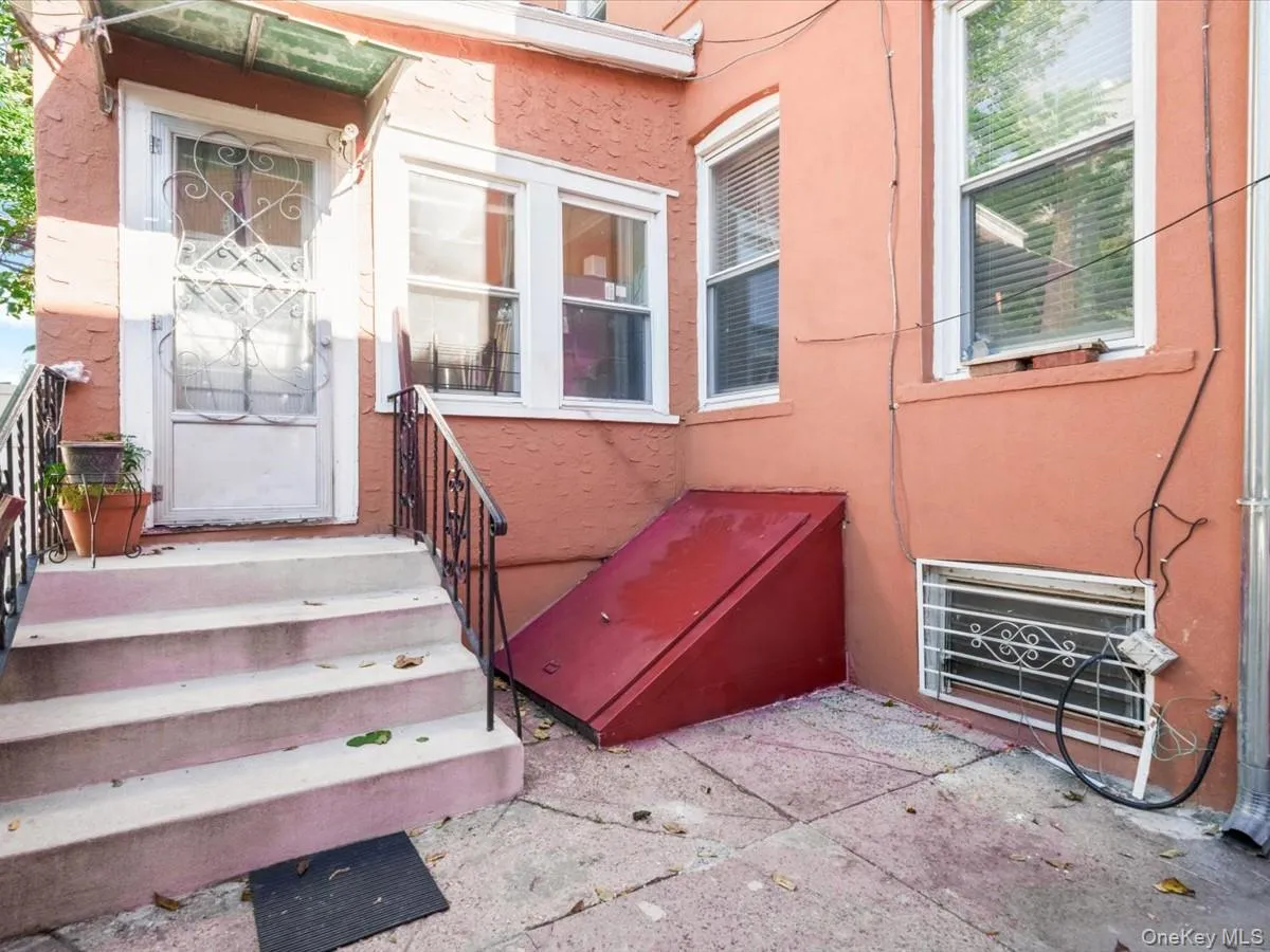 436 Lincoln Avenue, New York, NY, 5 Bedrooms Bedrooms, 11 Rooms Rooms,3 BathroomsBathrooms,Residential,For Rent,Lincoln,0,1060492 436 Lincoln Avenue, New York, NY, 5 Bedrooms Bedrooms, 11 Rooms Rooms,3 BathroomsBathrooms,Residential,For Rent,Lincoln,0,1060492