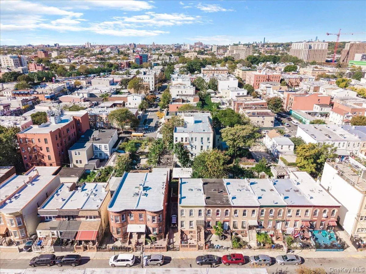 436 Lincoln Avenue, New York, NY, 5 Bedrooms Bedrooms, 11 Rooms Rooms,3 BathroomsBathrooms,Residential,For Rent,Lincoln,0,1060492 436 Lincoln Avenue, New York, NY, 5 Bedrooms Bedrooms, 11 Rooms Rooms,3 BathroomsBathrooms,Residential,For Rent,Lincoln,0,1060492