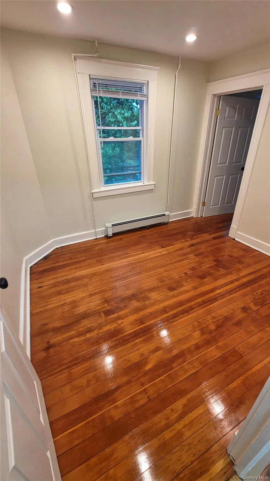 19 Walnut Avenue, Highlands, NY, 3 Bedroom Bedrooms, 7 Room Rooms,1 BathroomBathrooms,Residential Lease,For Rent,Walnut,0,1060493 19 Walnut Avenue, Highlands, NY, 3 Bedroom Bedrooms, 7 Room Rooms,1 BathroomBathrooms,Residential Lease,For Rent,Walnut,0,1060493