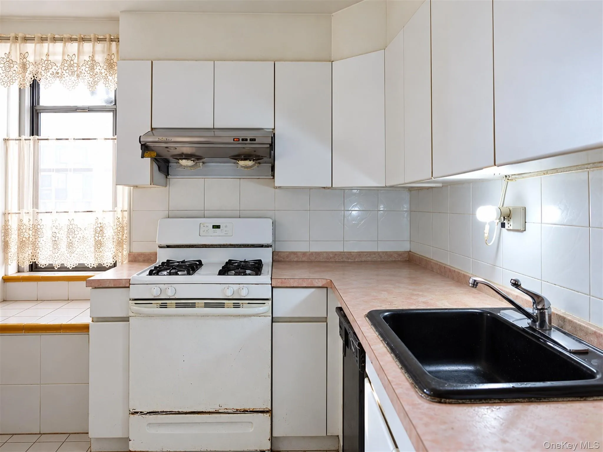 61-20 Grand Central Parkway, New York, NY, 2 Bedrooms Bedrooms, 4 Rooms Rooms,1 BathroomBathrooms,Residential,For Rent,Grand Central,0,1060510 61-20 Grand Central Parkway, New York, NY, 2 Bedrooms Bedrooms, 4 Rooms Rooms,1 BathroomBathrooms,Residential,For Rent,Grand Central,0,1060510