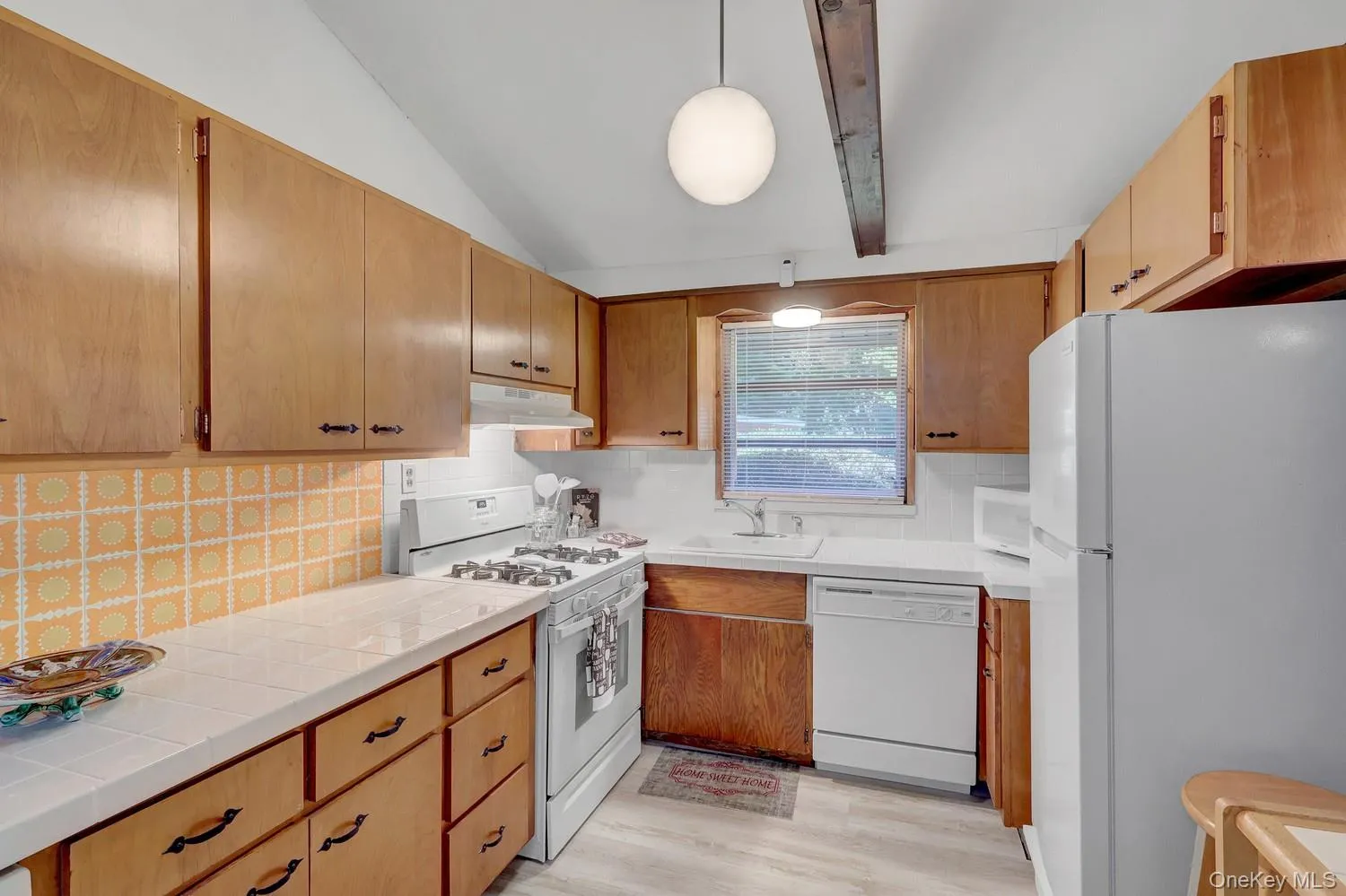 2 Lane I, Huntington, NY, 3 Bedrooms Bedrooms, 5 Rooms Rooms,2 BathroomsBathrooms,Residential,For Rent,Lane I,0,1060530 2 Lane I, Huntington, NY, 3 Bedrooms Bedrooms, 5 Rooms Rooms,2 BathroomsBathrooms,Residential,For Rent,Lane I,0,1060530