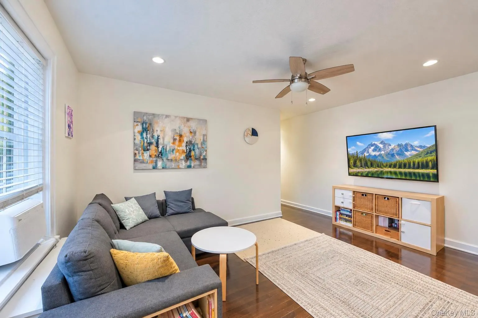 51-42 30th Avenue, New York, NY, 3 Bedrooms Bedrooms, 5 Rooms Rooms,1 BathroomBathrooms,Residential,For Rent,30th,0,1060533 51-42 30th Avenue, New York, NY, 3 Bedrooms Bedrooms, 5 Rooms Rooms,1 BathroomBathrooms,Residential,For Rent,30th,0,1060533