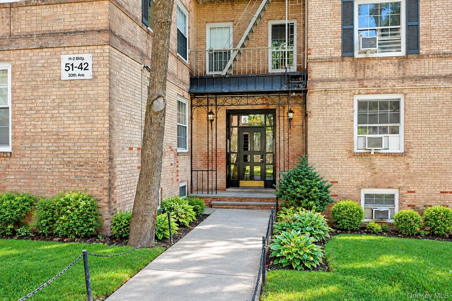 51-42 30th Avenue, New York, NY, 3 Bedrooms Bedrooms, 5 Rooms Rooms,1 BathroomBathrooms,Residential,For Rent,30th,0,1060533 51-42 30th Avenue, New York, NY, 3 Bedrooms Bedrooms, 5 Rooms Rooms,1 BathroomBathrooms,Residential,For Rent,30th,0,1060533