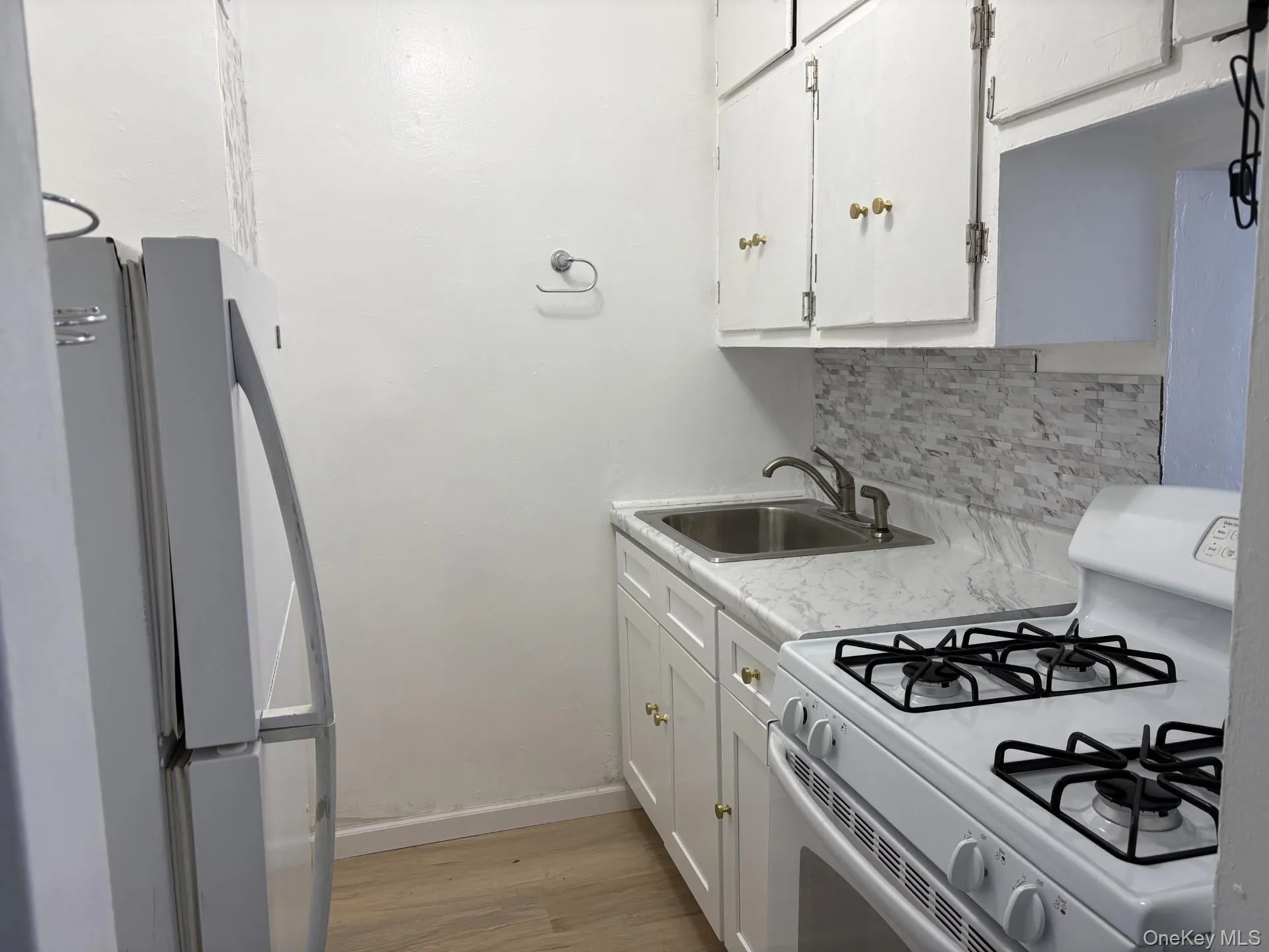 87-70 173rd Street, New York, NY, 1 Bedroom Bedrooms, 4 Rooms Rooms,1 BathroomBathrooms,Residential,For Rent,173rd,0,1060535 87-70 173rd Street, New York, NY, 1 Bedroom Bedrooms, 4 Rooms Rooms,1 BathroomBathrooms,Residential,For Rent,173rd,0,1060535