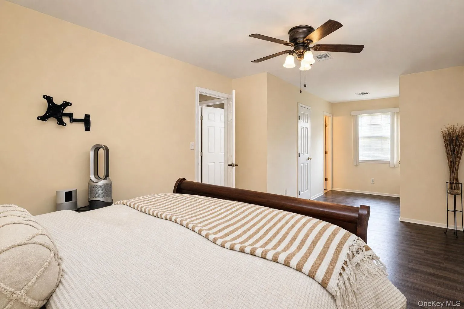 3 Emory Road, Woodbury, NY, 4 Bedrooms Bedrooms, 13 Rooms Rooms,2 BathroomsBathrooms,Residential,For Rent,Emory,0,1060542 3 Emory Road, Woodbury, NY, 4 Bedrooms Bedrooms, 13 Rooms Rooms,2 BathroomsBathrooms,Residential,For Rent,Emory,0,1060542