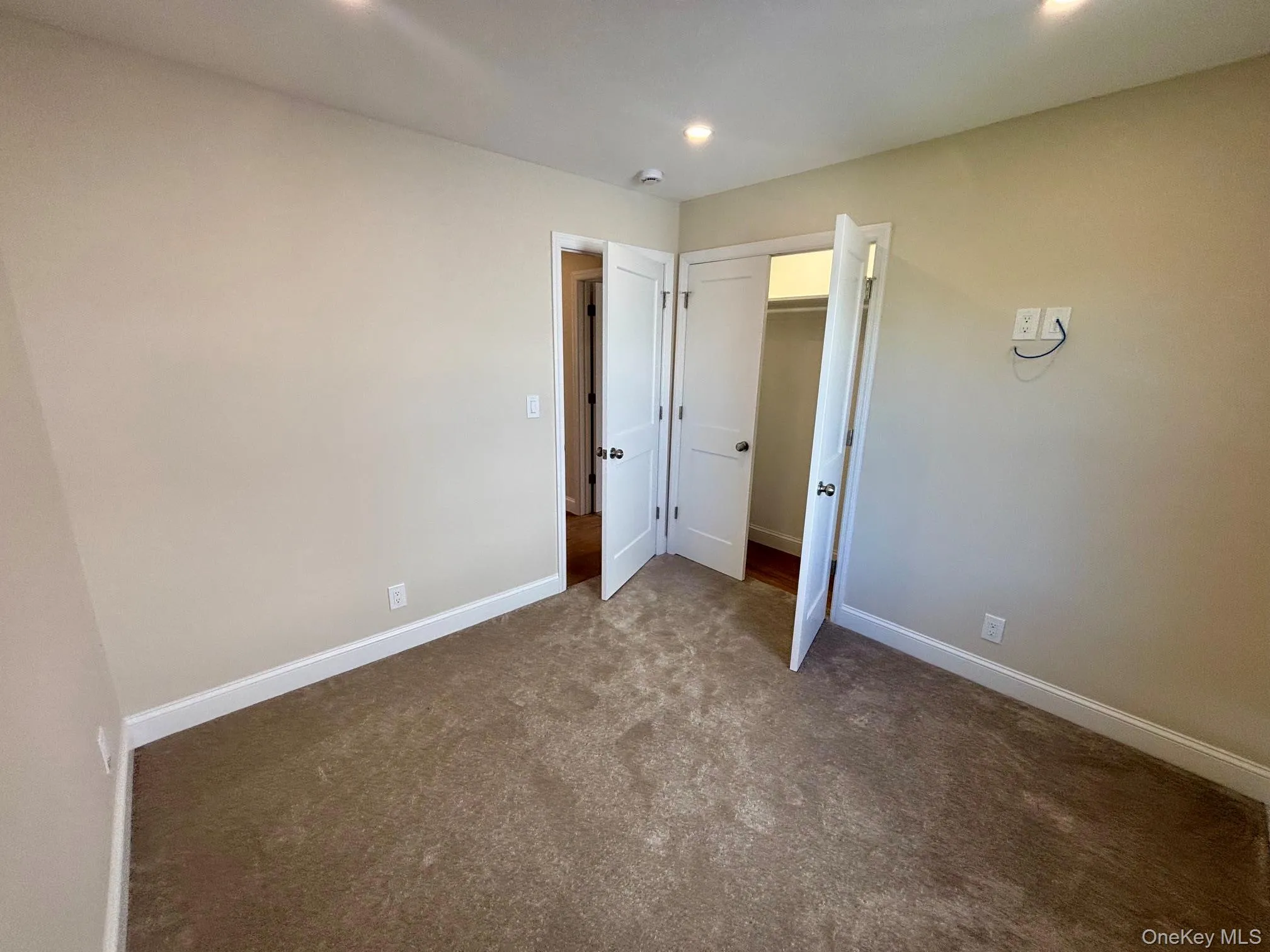192 Roosevelt Avenue, North Hempstead, NY, 3 Bedroom Bedrooms, 6 Room Rooms,2 BathroomBathrooms,Residential Lease,For Rent,Roosevelt,0,1060546 192 Roosevelt Avenue, North Hempstead, NY, 3 Bedroom Bedrooms, 6 Room Rooms,2 BathroomBathrooms,Residential Lease,For Rent,Roosevelt,0,1060546