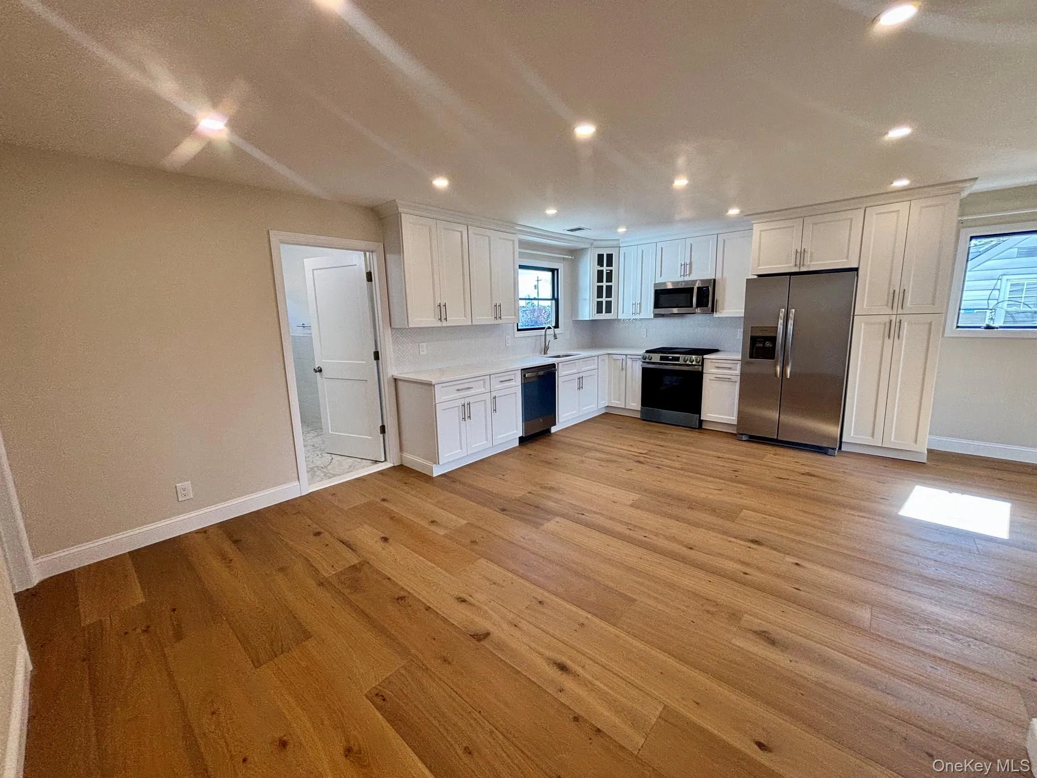 192 Roosevelt Avenue, North Hempstead, NY, 3 Bedroom Bedrooms, 6 Room Rooms,2 BathroomBathrooms,Residential Lease,For Rent,Roosevelt,0,1060546 192 Roosevelt Avenue, North Hempstead, NY, 3 Bedroom Bedrooms, 6 Room Rooms,2 BathroomBathrooms,Residential Lease,For Rent,Roosevelt,0,1060546