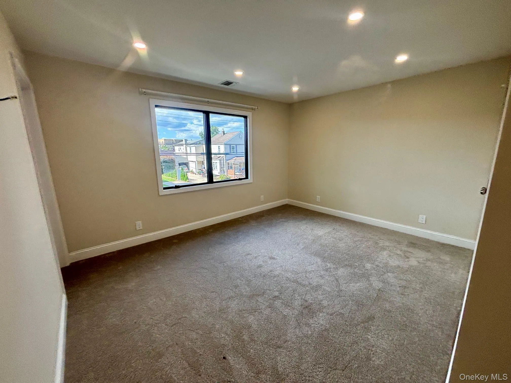 192 Roosevelt Avenue, North Hempstead, NY, 3 Bedroom Bedrooms, 6 Room Rooms,2 BathroomBathrooms,Residential Lease,For Rent,Roosevelt,0,1060546 192 Roosevelt Avenue, North Hempstead, NY, 3 Bedroom Bedrooms, 6 Room Rooms,2 BathroomBathrooms,Residential Lease,For Rent,Roosevelt,0,1060546