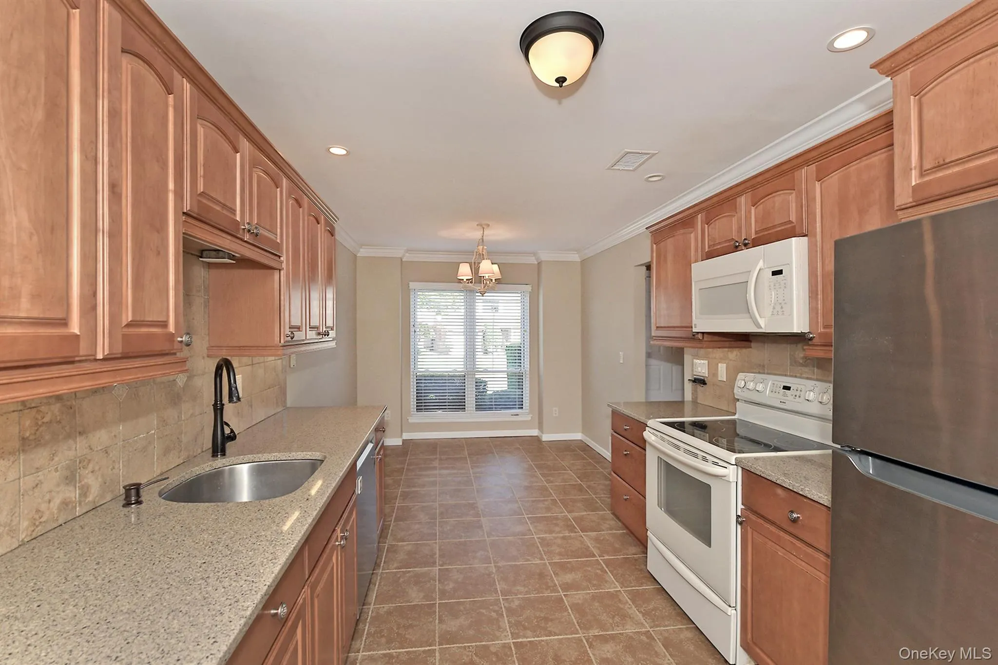 56 South Pond Lane, Smithtown, NY, 2 Bedrooms Bedrooms, 4 Rooms Rooms,2 BathroomsBathrooms,Residential Lease,For Rent,South Pond,0,1060558 56 South Pond Lane, Smithtown, NY, 2 Bedrooms Bedrooms, 4 Rooms Rooms,2 BathroomsBathrooms,Residential Lease,For Rent,South Pond,0,1060558