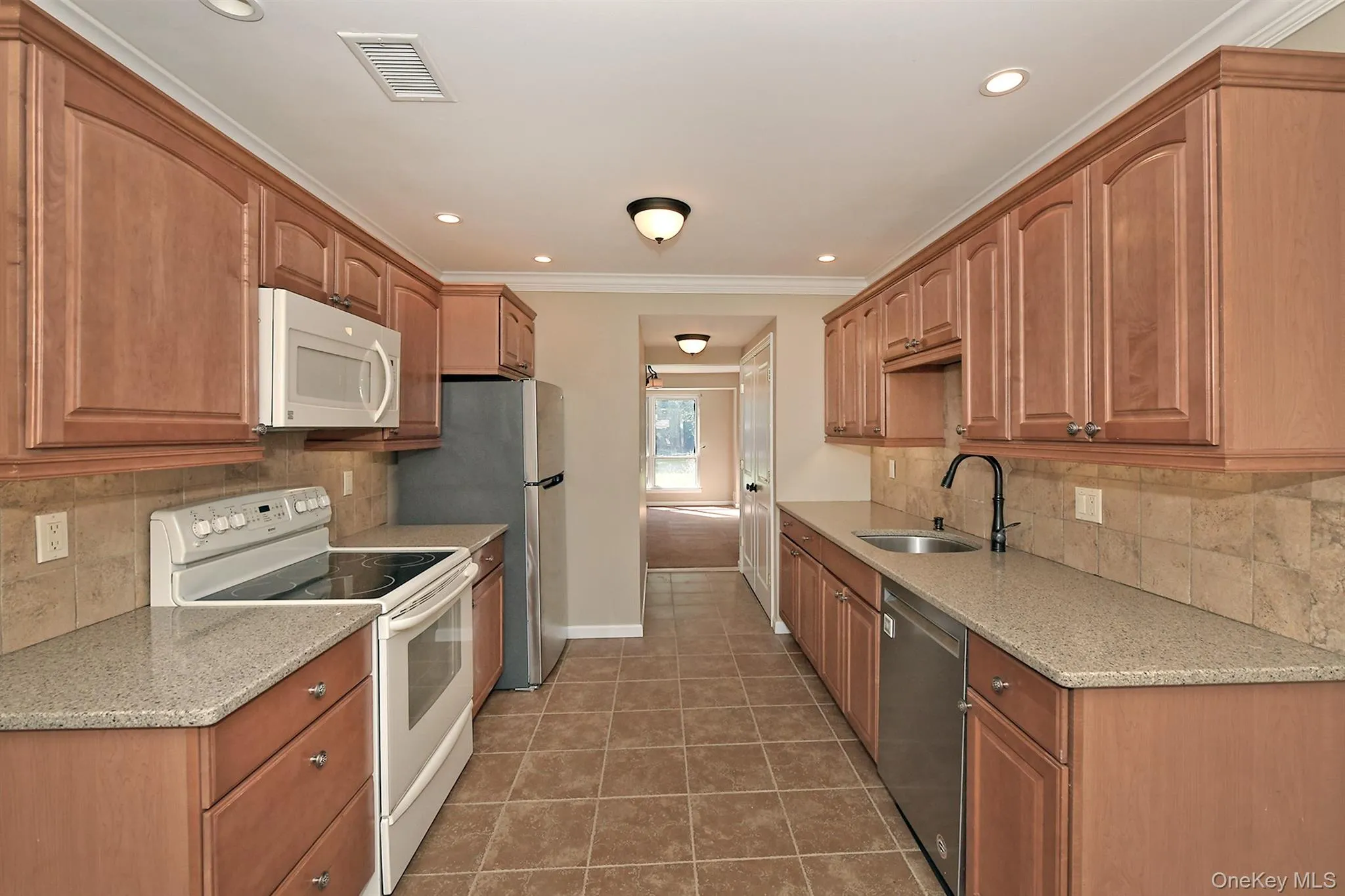 56 South Pond Lane, Smithtown, NY, 2 Bedrooms Bedrooms, 4 Rooms Rooms,2 BathroomsBathrooms,Residential Lease,For Rent,South Pond,0,1060558 56 South Pond Lane, Smithtown, NY, 2 Bedrooms Bedrooms, 4 Rooms Rooms,2 BathroomsBathrooms,Residential Lease,For Rent,South Pond,0,1060558