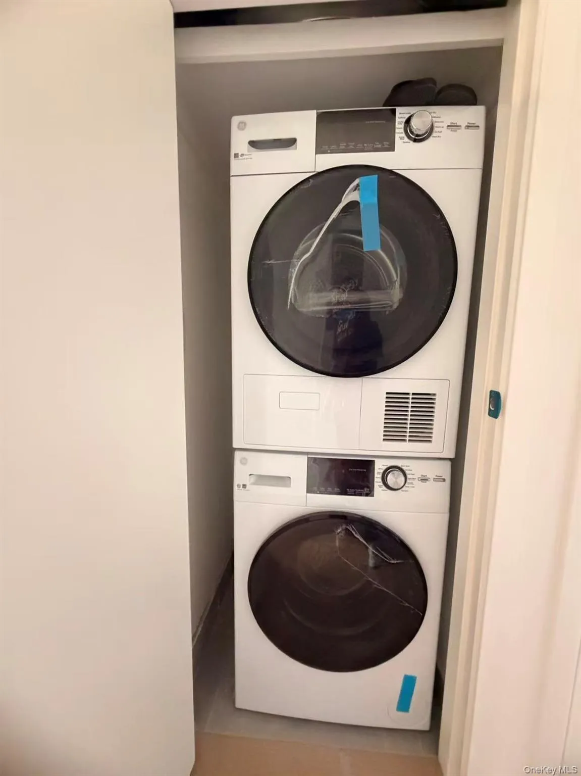 132-51 41st Road, New York, NY, 1 Bedroom Bedrooms, 3 Rooms Rooms,1 BathroomBathrooms,Residential,For Rent,41st,0,1060559 132-51 41st Road, New York, NY, 1 Bedroom Bedrooms, 3 Rooms Rooms,1 BathroomBathrooms,Residential,For Rent,41st,0,1060559