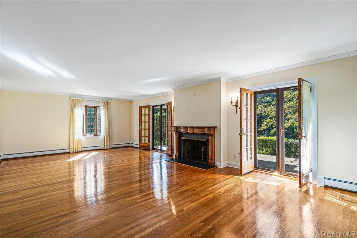 84 Luquer Road, North Hempstead, NY, 5 Bedroom Bedrooms, 11 Room Rooms,3 BathroomBathrooms,Residential Lease,For Rent,Luquer,0,1060570 84 Luquer Road, North Hempstead, NY, 5 Bedroom Bedrooms, 11 Room Rooms,3 BathroomBathrooms,Residential Lease,For Rent,Luquer,0,1060570