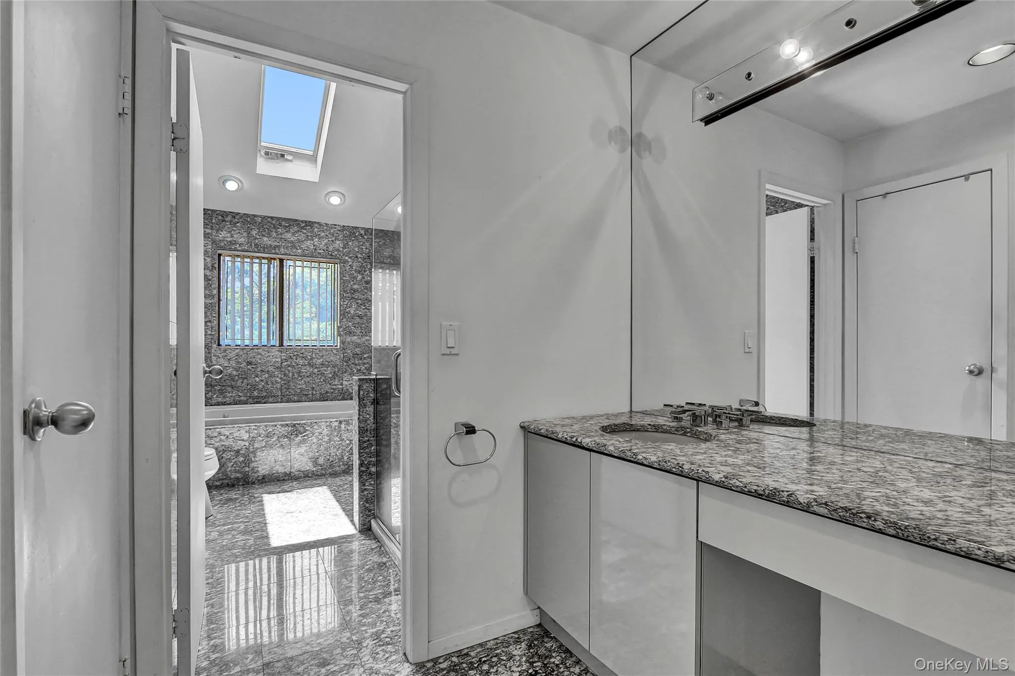 18 Villas Circle, Huntington, NY, 3 Bedroom Bedrooms, 6 Room Rooms,3 BathroomBathrooms,Residential Lease,For Rent,Villas Circle,0,1060575 18 Villas Circle, Huntington, NY, 3 Bedroom Bedrooms, 6 Room Rooms,3 BathroomBathrooms,Residential Lease,For Rent,Villas Circle,0,1060575