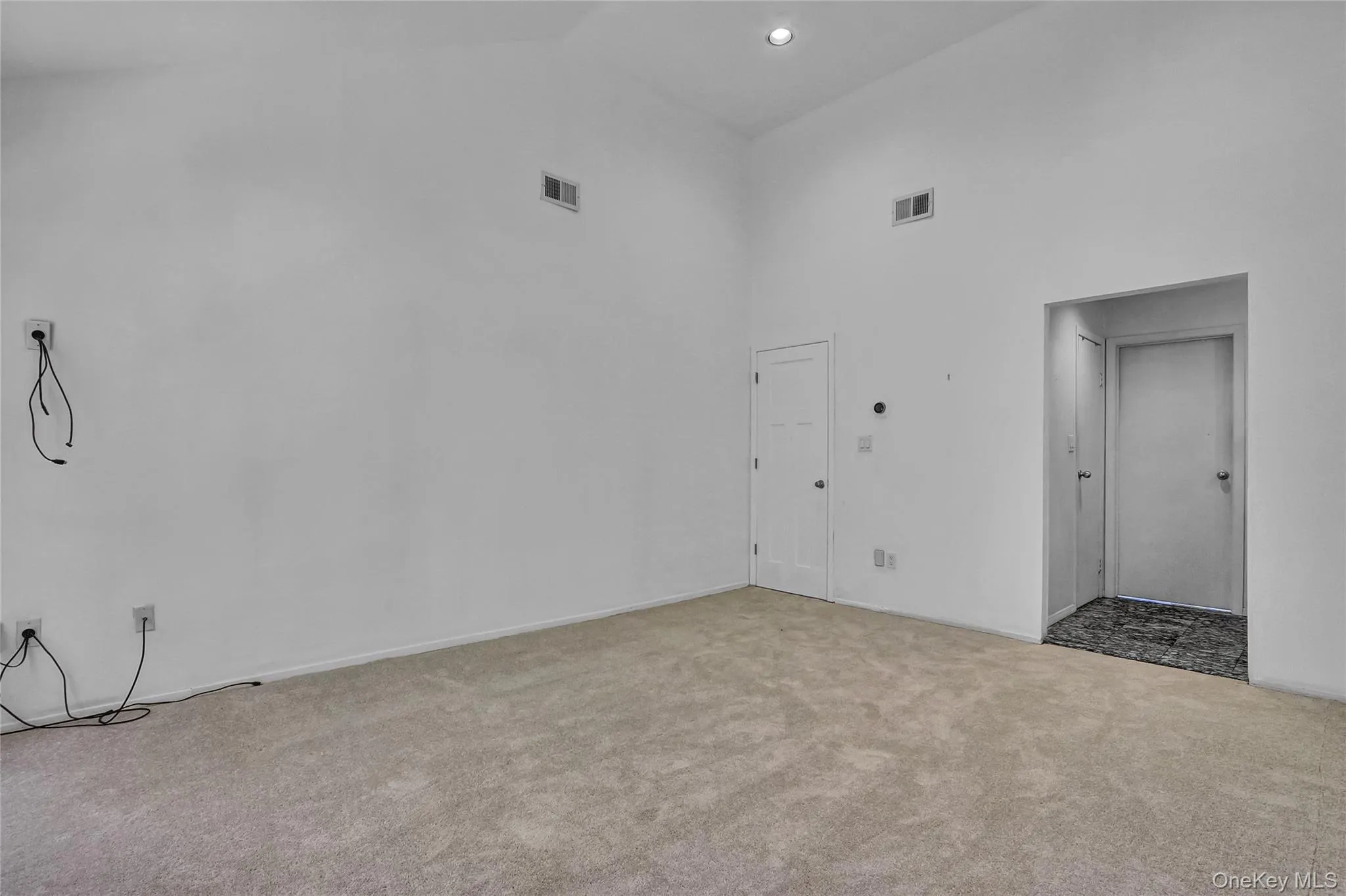 18 Villas Circle, Huntington, NY, 3 Bedroom Bedrooms, 6 Room Rooms,3 BathroomBathrooms,Residential Lease,For Rent,Villas Circle,0,1060575 18 Villas Circle, Huntington, NY, 3 Bedroom Bedrooms, 6 Room Rooms,3 BathroomBathrooms,Residential Lease,For Rent,Villas Circle,0,1060575