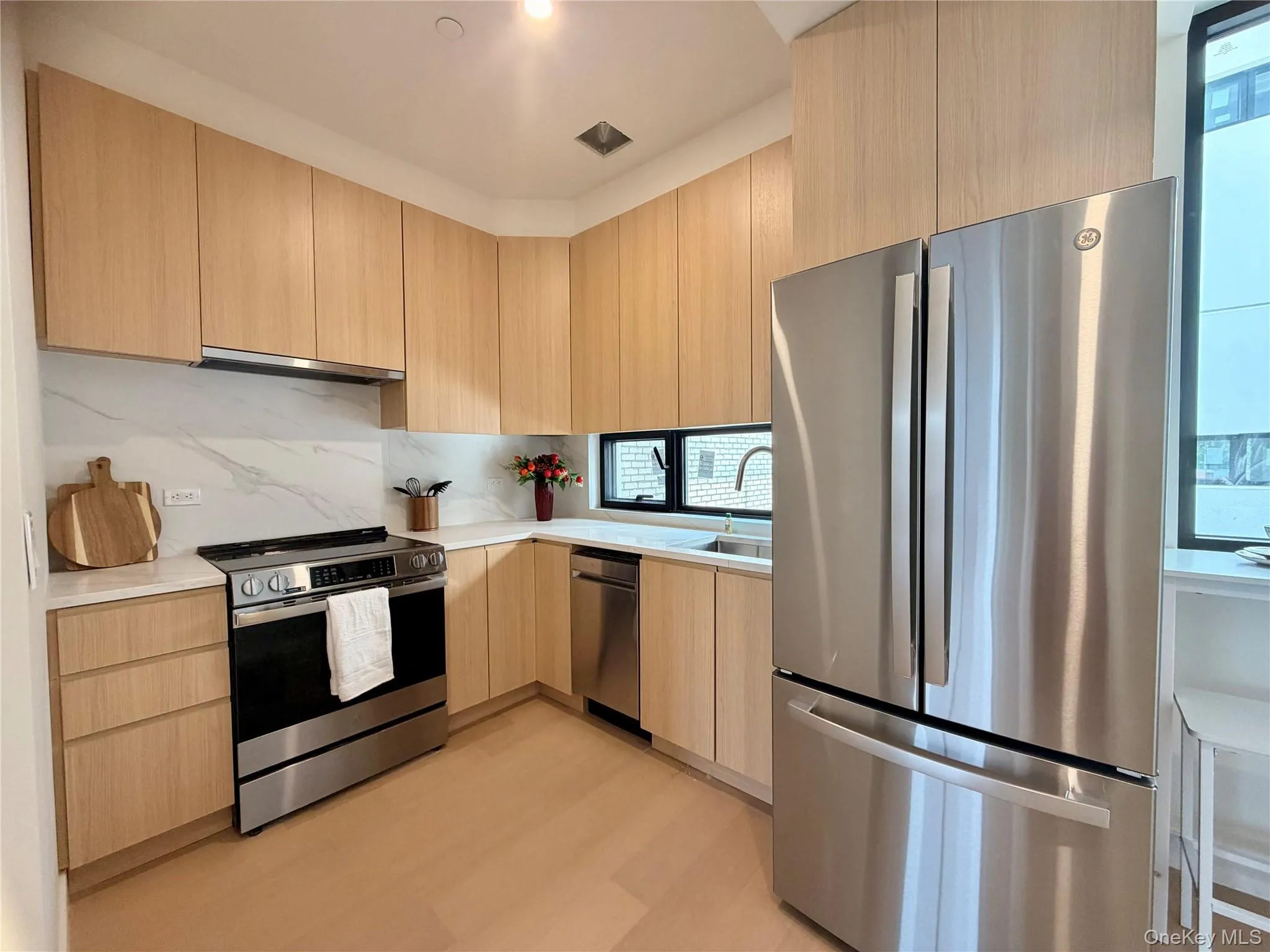 132-51 41st Road, New York, NY, 2 Rooms Rooms,1 BathroomBathrooms,Residential,For Rent,41st,0,1060580 132-51 41st Road, New York, NY, 2 Rooms Rooms,1 BathroomBathrooms,Residential,For Rent,41st,0,1060580