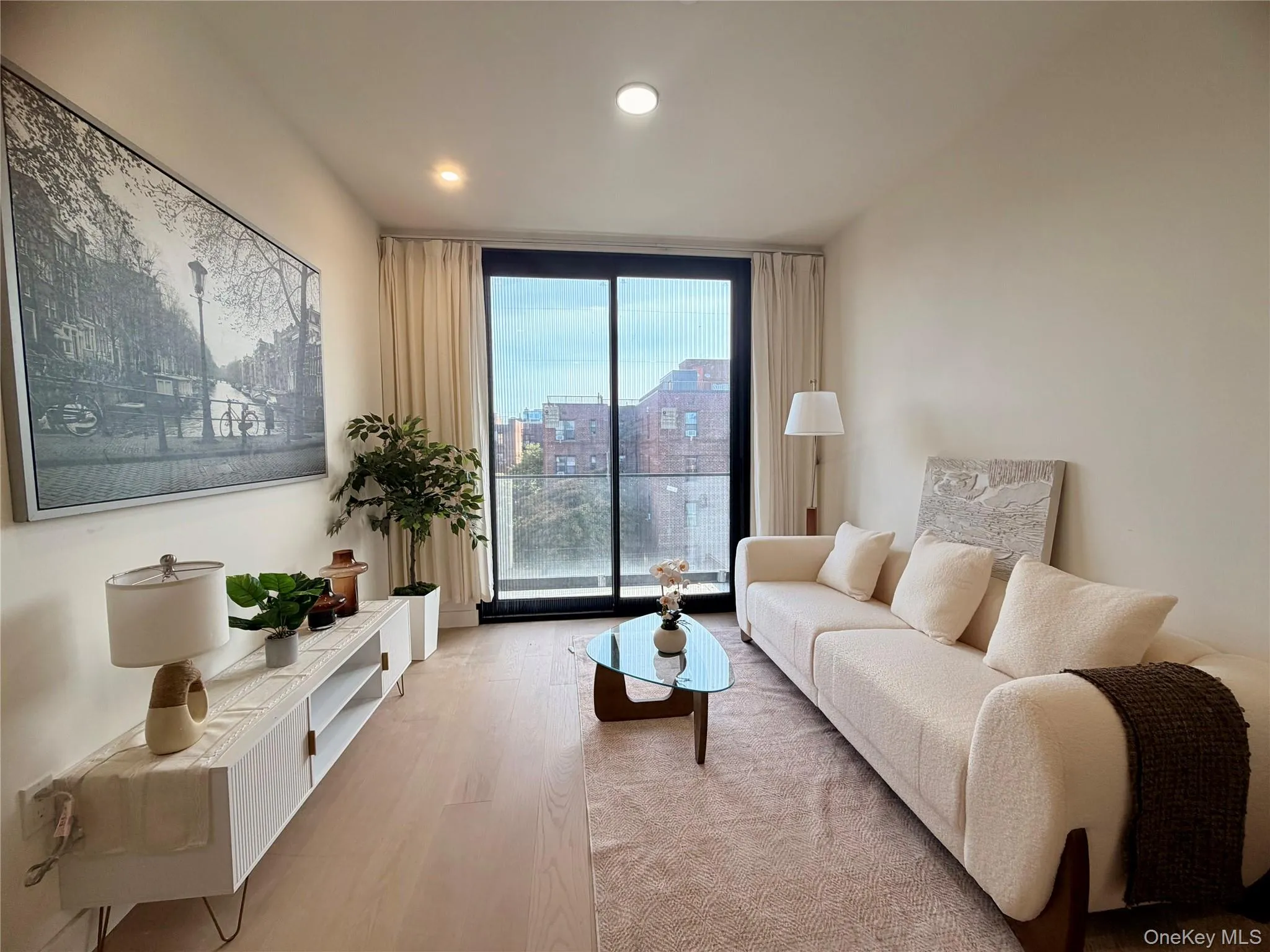 132-51 41st Road, New York, NY, 2 Rooms Rooms,1 BathroomBathrooms,Residential,For Rent,41st,0,1060580 132-51 41st Road, New York, NY, 2 Rooms Rooms,1 BathroomBathrooms,Residential,For Rent,41st,0,1060580