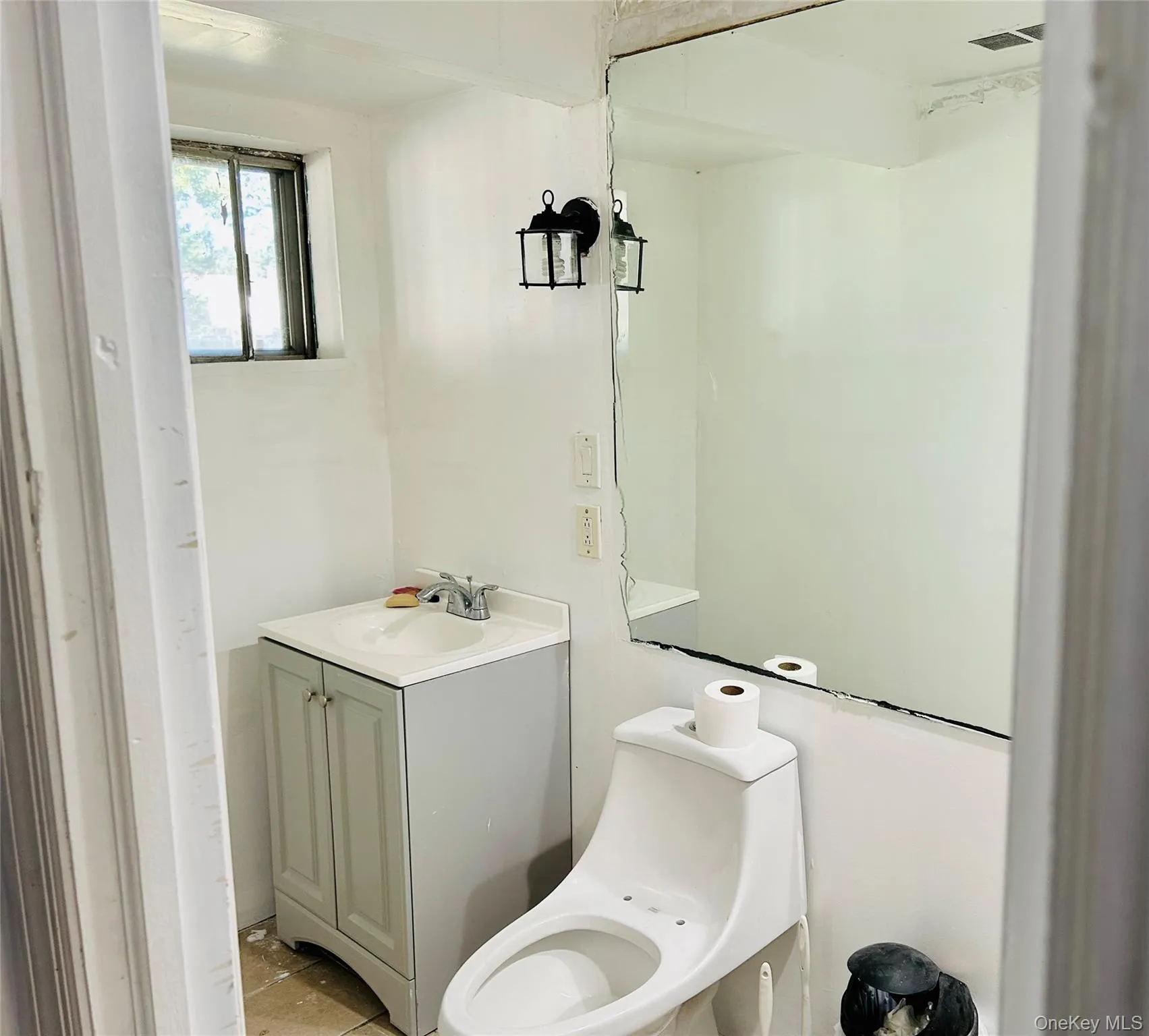 39 Willow Street, Islip, NY, 5 Bedrooms Bedrooms, 9 Rooms Rooms,2 BathroomsBathrooms,Residential,For Rent,Willow,0,1060582 39 Willow Street, Islip, NY, 5 Bedrooms Bedrooms, 9 Rooms Rooms,2 BathroomsBathrooms,Residential,For Rent,Willow,0,1060582