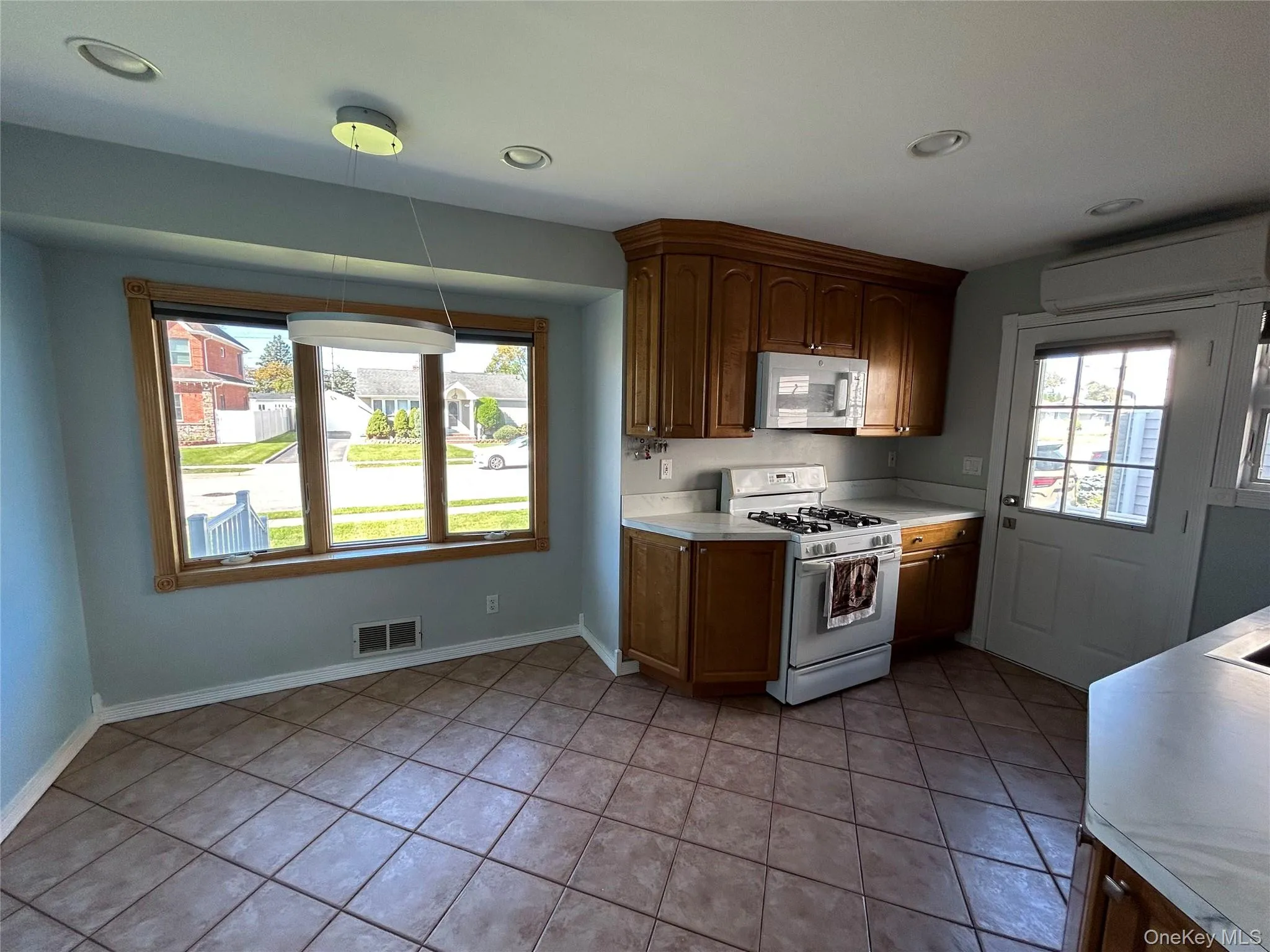 198 Dartmouth Drive, Oyster Bay, NY, 4 Bedrooms Bedrooms, 9 Rooms Rooms,2 BathroomsBathrooms,Residential,For Rent,Dartmouth,0,1060588 198 Dartmouth Drive, Oyster Bay, NY, 4 Bedrooms Bedrooms, 9 Rooms Rooms,2 BathroomsBathrooms,Residential,For Rent,Dartmouth,0,1060588