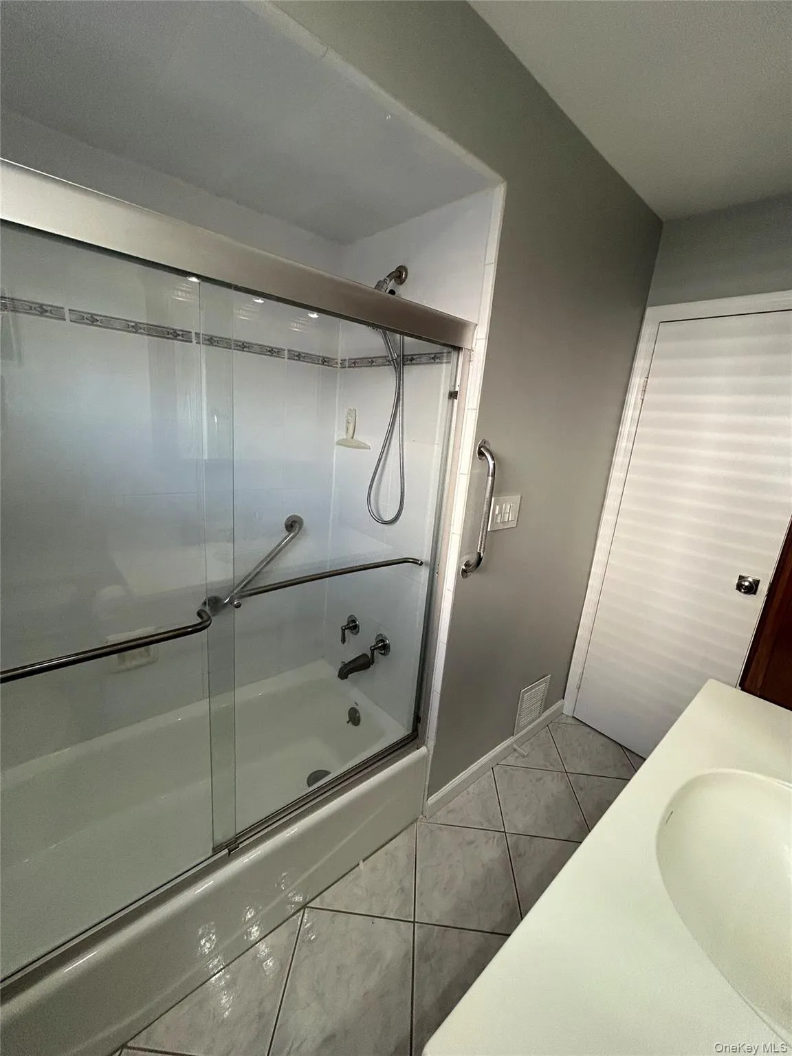 198 Dartmouth Drive, Oyster Bay, NY, 4 Bedrooms Bedrooms, 9 Rooms Rooms,2 BathroomsBathrooms,Residential,For Rent,Dartmouth,0,1060588 198 Dartmouth Drive, Oyster Bay, NY, 4 Bedrooms Bedrooms, 9 Rooms Rooms,2 BathroomsBathrooms,Residential,For Rent,Dartmouth,0,1060588