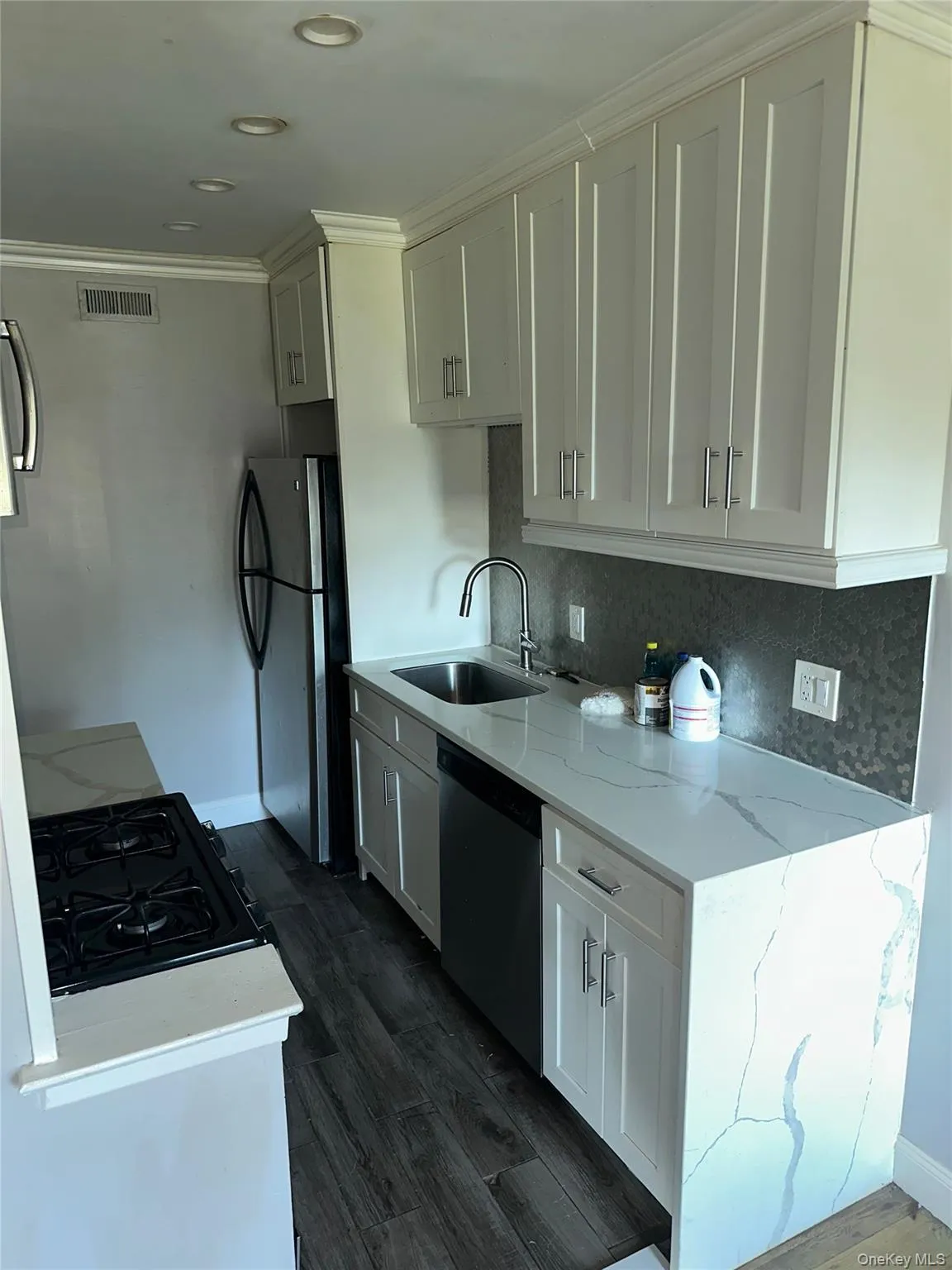 43 Artist Lake Drive, Brookhaven, NY, 1 Bedroom Bedrooms, 2 Rooms Rooms,1 BathroomBathrooms,Residential,For Rent,Artist Lake,0,1060601 43 Artist Lake Drive, Brookhaven, NY, 1 Bedroom Bedrooms, 2 Rooms Rooms,1 BathroomBathrooms,Residential,For Rent,Artist Lake,0,1060601