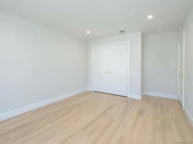 16 2nd Avenue, North Hempstead, NY, 4 Bedrooms Bedrooms, 9 Rooms Rooms,3 BathroomsBathrooms,Residential,For Rent,2nd,0,1060602 16 2nd Avenue, North Hempstead, NY, 4 Bedrooms Bedrooms, 9 Rooms Rooms,3 BathroomsBathrooms,Residential,For Rent,2nd,0,1060602