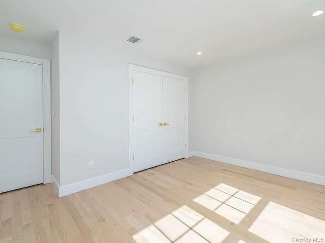 16 2nd Avenue, North Hempstead, NY, 4 Bedrooms Bedrooms, 9 Rooms Rooms,3 BathroomsBathrooms,Residential,For Rent,2nd,0,1060602 16 2nd Avenue, North Hempstead, NY, 4 Bedrooms Bedrooms, 9 Rooms Rooms,3 BathroomsBathrooms,Residential,For Rent,2nd,0,1060602