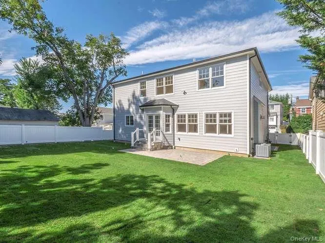 16 2nd Avenue, North Hempstead, NY, 4 Bedrooms Bedrooms, 9 Rooms Rooms,3 BathroomsBathrooms,Residential,For Rent,2nd,0,1060602 16 2nd Avenue, North Hempstead, NY, 4 Bedrooms Bedrooms, 9 Rooms Rooms,3 BathroomsBathrooms,Residential,For Rent,2nd,0,1060602