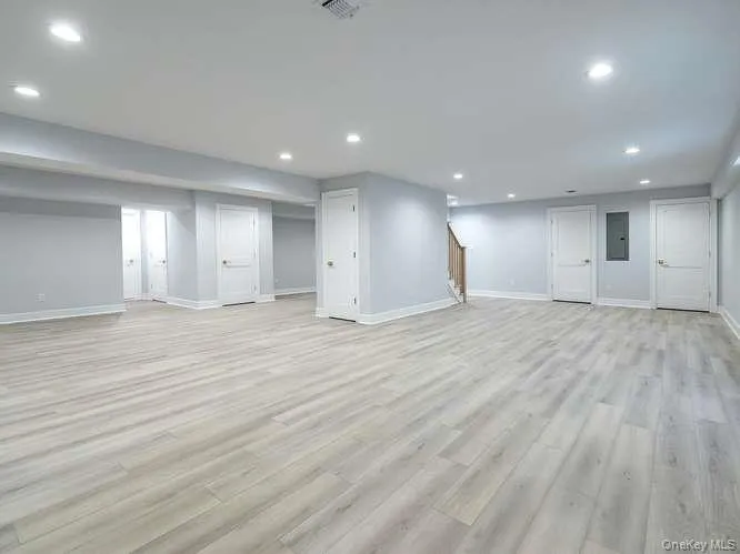 16 2nd Avenue, North Hempstead, NY, 4 Bedrooms Bedrooms, 9 Rooms Rooms,3 BathroomsBathrooms,Residential,For Rent,2nd,0,1060602 16 2nd Avenue, North Hempstead, NY, 4 Bedrooms Bedrooms, 9 Rooms Rooms,3 BathroomsBathrooms,Residential,For Rent,2nd,0,1060602