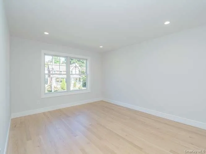 16 2nd Avenue, North Hempstead, NY, 4 Bedrooms Bedrooms, 9 Rooms Rooms,3 BathroomsBathrooms,Residential,For Rent,2nd,0,1060602 16 2nd Avenue, North Hempstead, NY, 4 Bedrooms Bedrooms, 9 Rooms Rooms,3 BathroomsBathrooms,Residential,For Rent,2nd,0,1060602