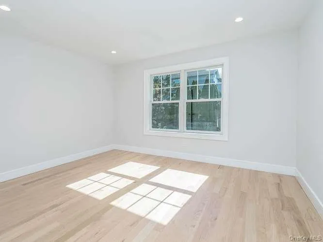 16 2nd Avenue, North Hempstead, NY, 4 Bedrooms Bedrooms, 9 Rooms Rooms,3 BathroomsBathrooms,Residential,For Rent,2nd,0,1060602 16 2nd Avenue, North Hempstead, NY, 4 Bedrooms Bedrooms, 9 Rooms Rooms,3 BathroomsBathrooms,Residential,For Rent,2nd,0,1060602