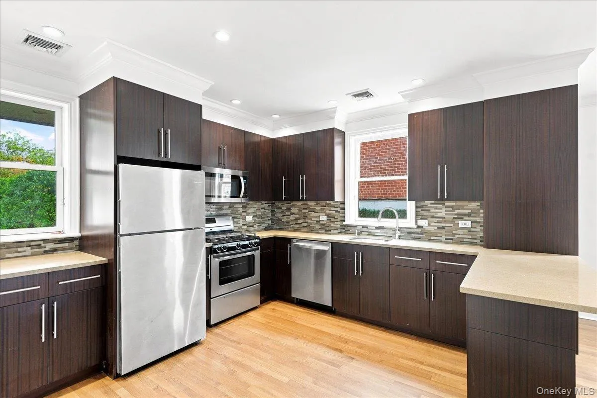 3533 Ropes Avenue, New York, NY, 2 Bedroom Bedrooms, 4 Room Rooms,1 BathroomBathrooms,Residential Lease,For Rent,Ropes,0,1060619 3533 Ropes Avenue, New York, NY, 2 Bedroom Bedrooms, 4 Room Rooms,1 BathroomBathrooms,Residential Lease,For Rent,Ropes,0,1060619